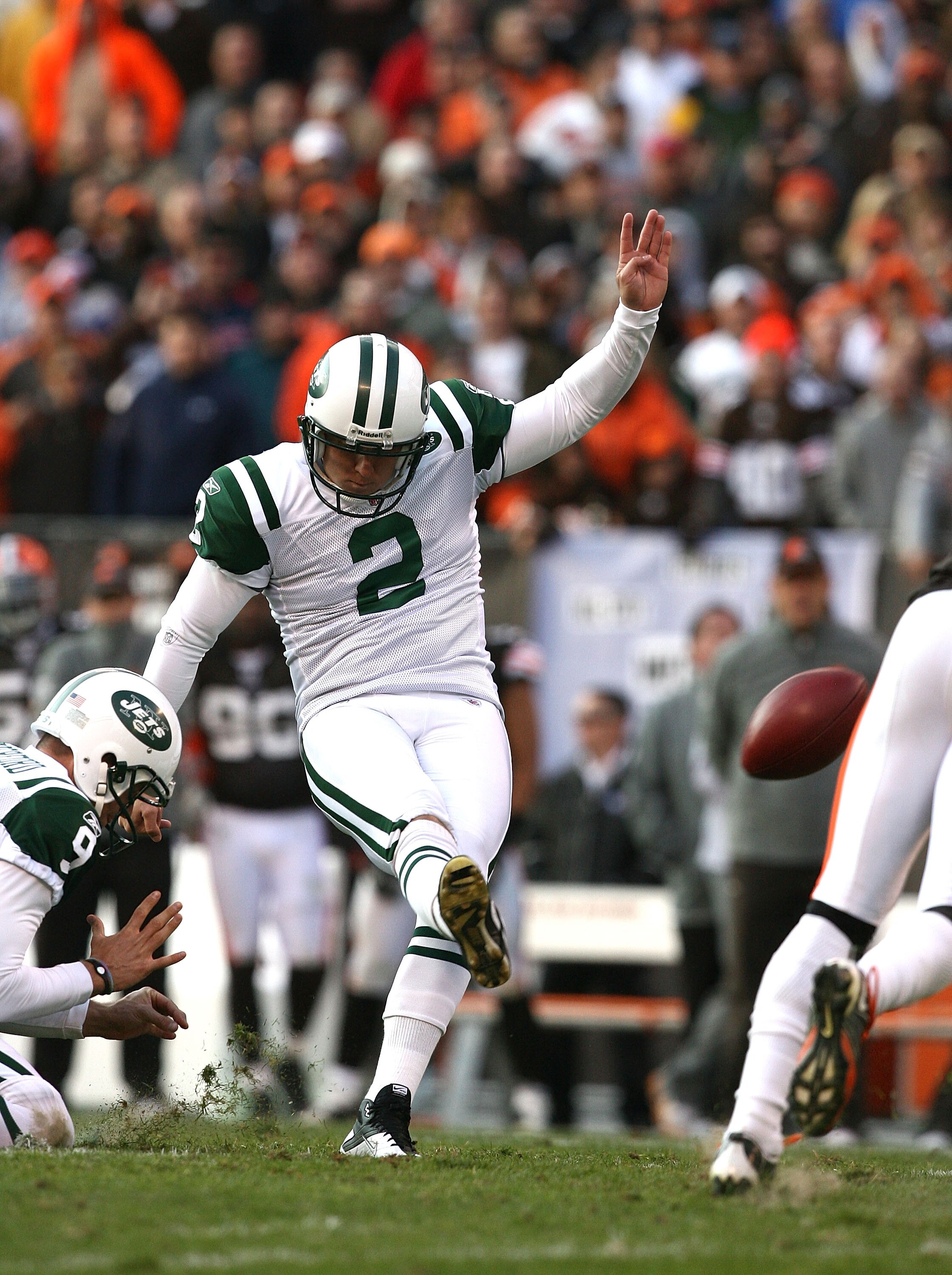 CLEVELAND - NOVEMBER 14:  Kicker Nick Folk #2 of the New York Jets misses a field goal against the Cleveland Browns  at Cleveland Browns Stadium on November 14, 2010 in Cleveland, Ohio.  (Photo by Matt Sullivan/Getty Images)