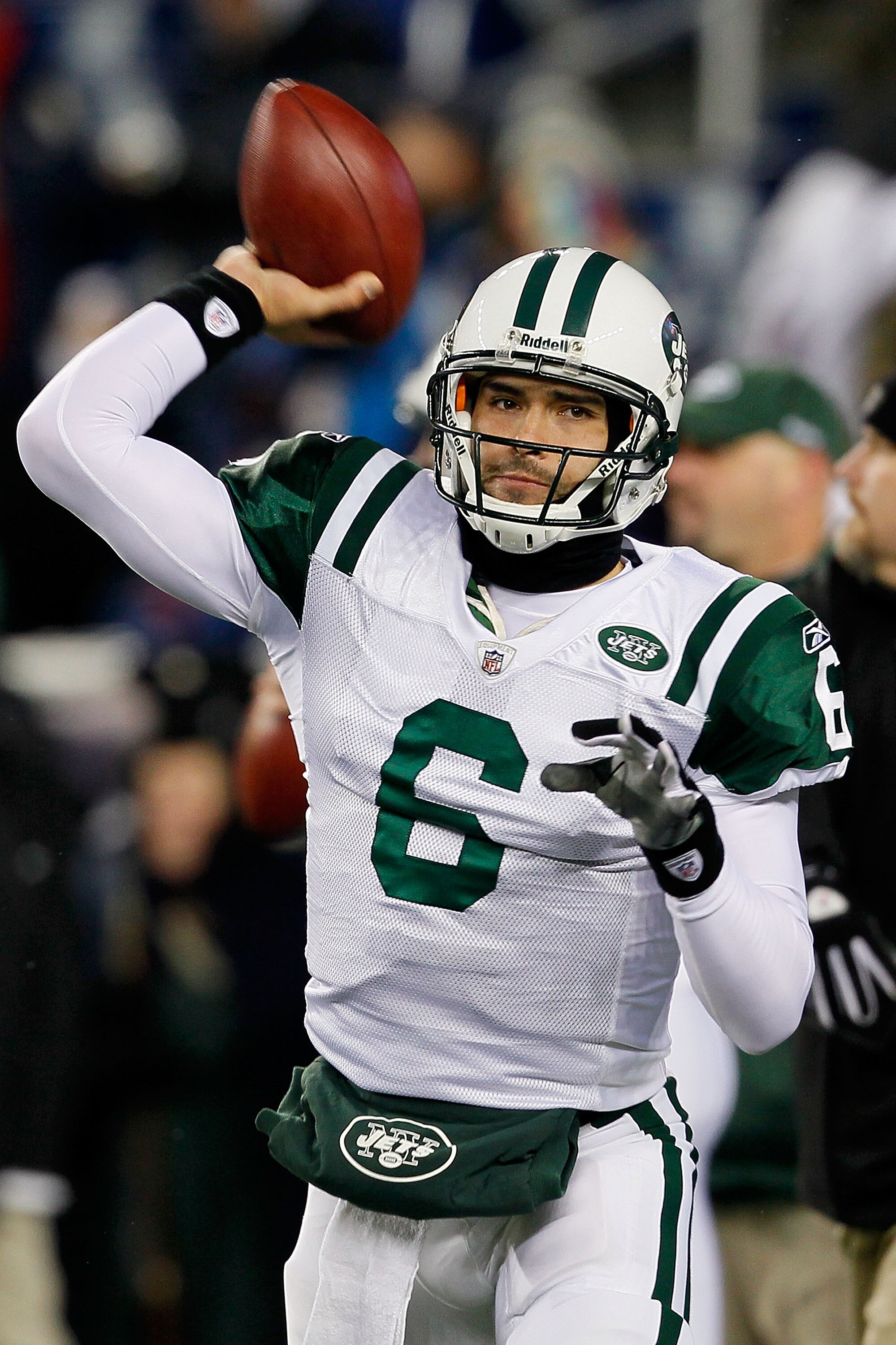 FOXBORO, MA - DECEMBER 06:  Mark Sanchez #6 of the New York Jets warm ups against the New England Patriots at Gillette Stadium on December 6, 2010 in Foxboro, Massachusetts.  (Photo by Jim Rogash/Getty Images)