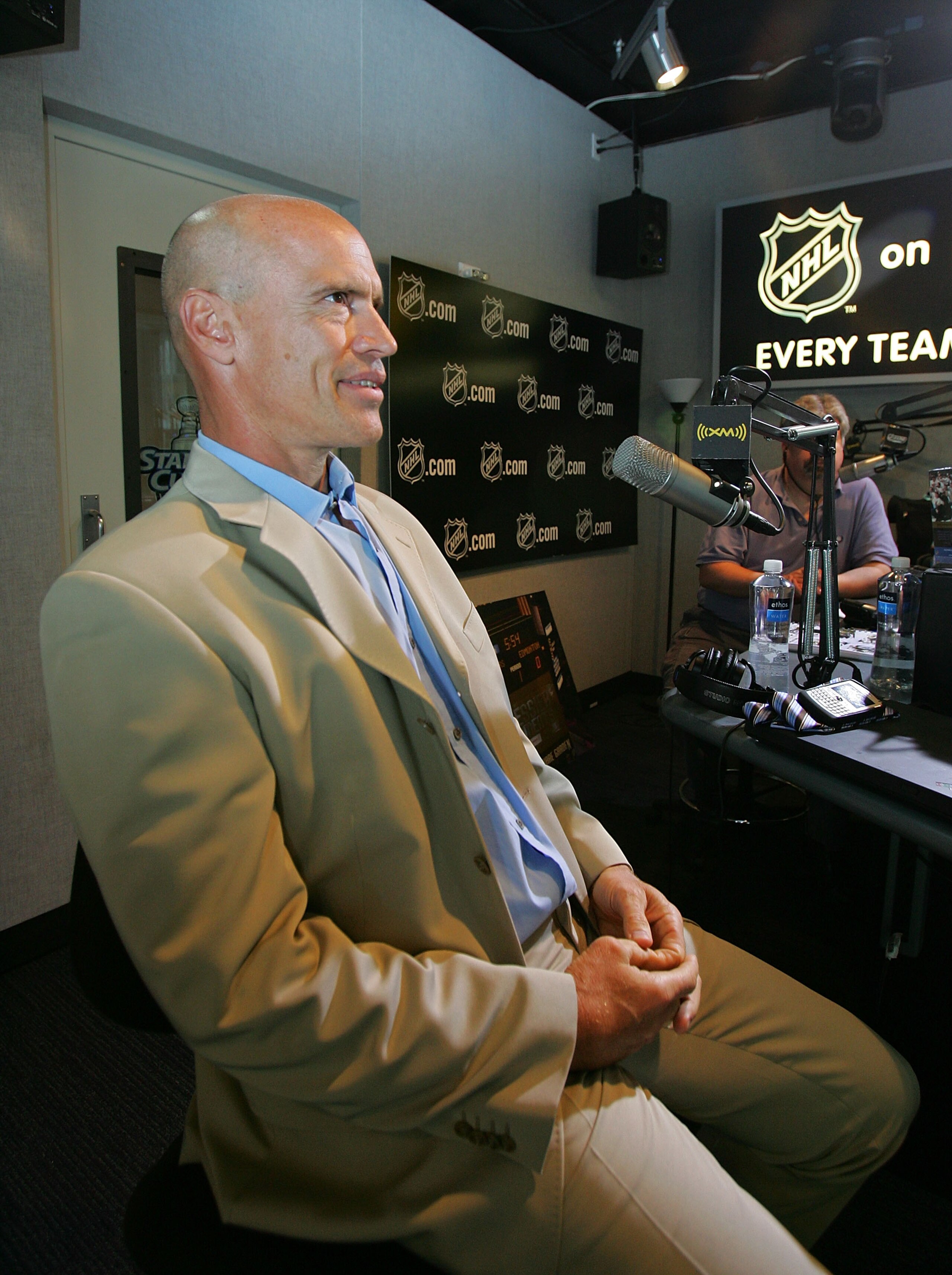 NEW YORK - MAY 07:  Mark Messier is interviewed in the XM Studio during a visit to NHL headquarters and the NHL Store Powered by Reebok on May 7, 2008 in New York City.   (Photo by Michael Cohen/Getty Images for the NHL)*** Local Caption *** Mark Messier
