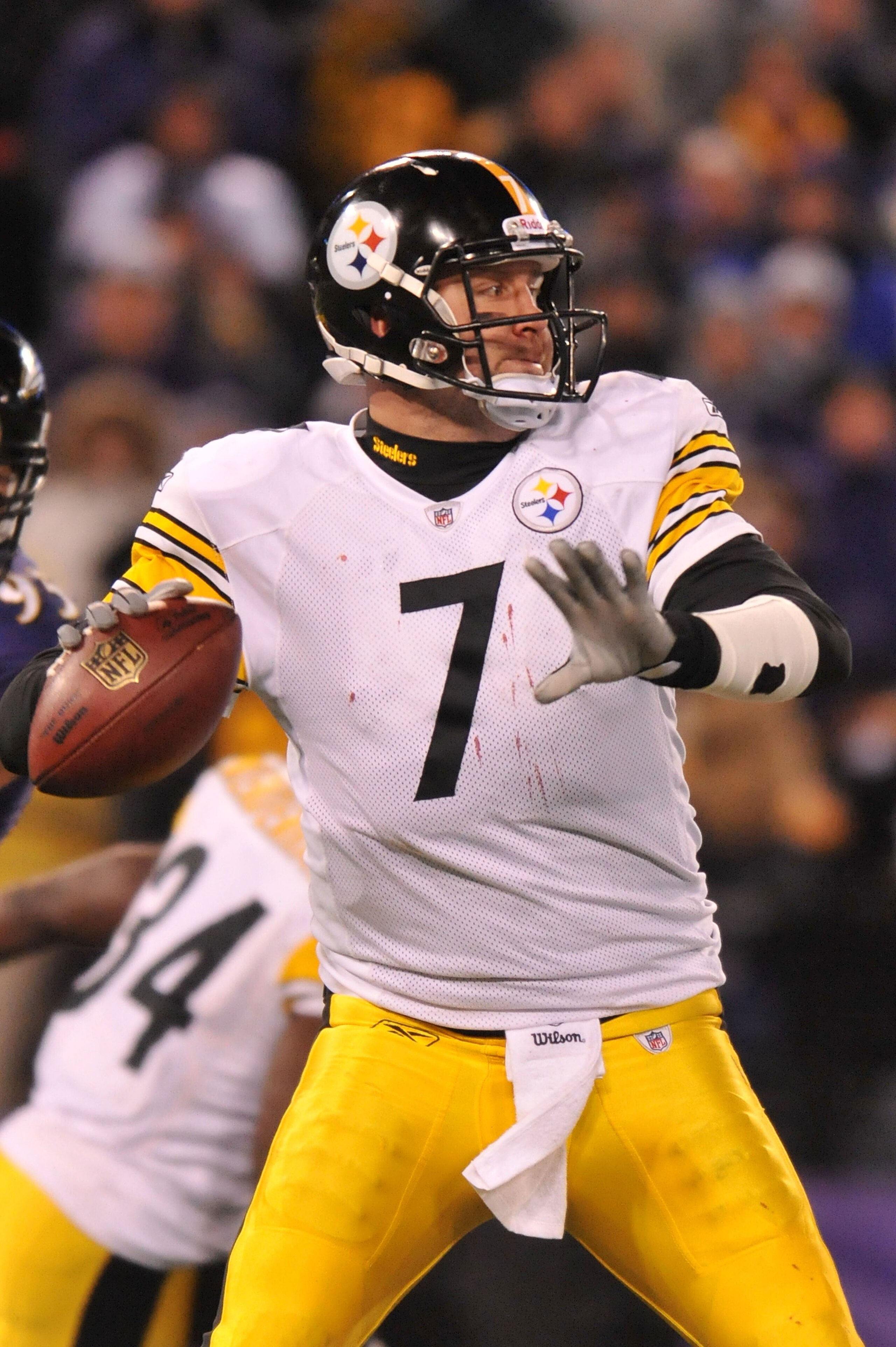 BALTIMORE, MD - DECEMBER 05:  Quarterback Ben Roethlisberger #7 of the Pittsburgh Steelers looks to pass against the Baltimore Ravens during the second quarter of the game at M&T Bank Stadium on December 5, 2010 in Baltimore, Maryland.  (Photo by Larry Fr