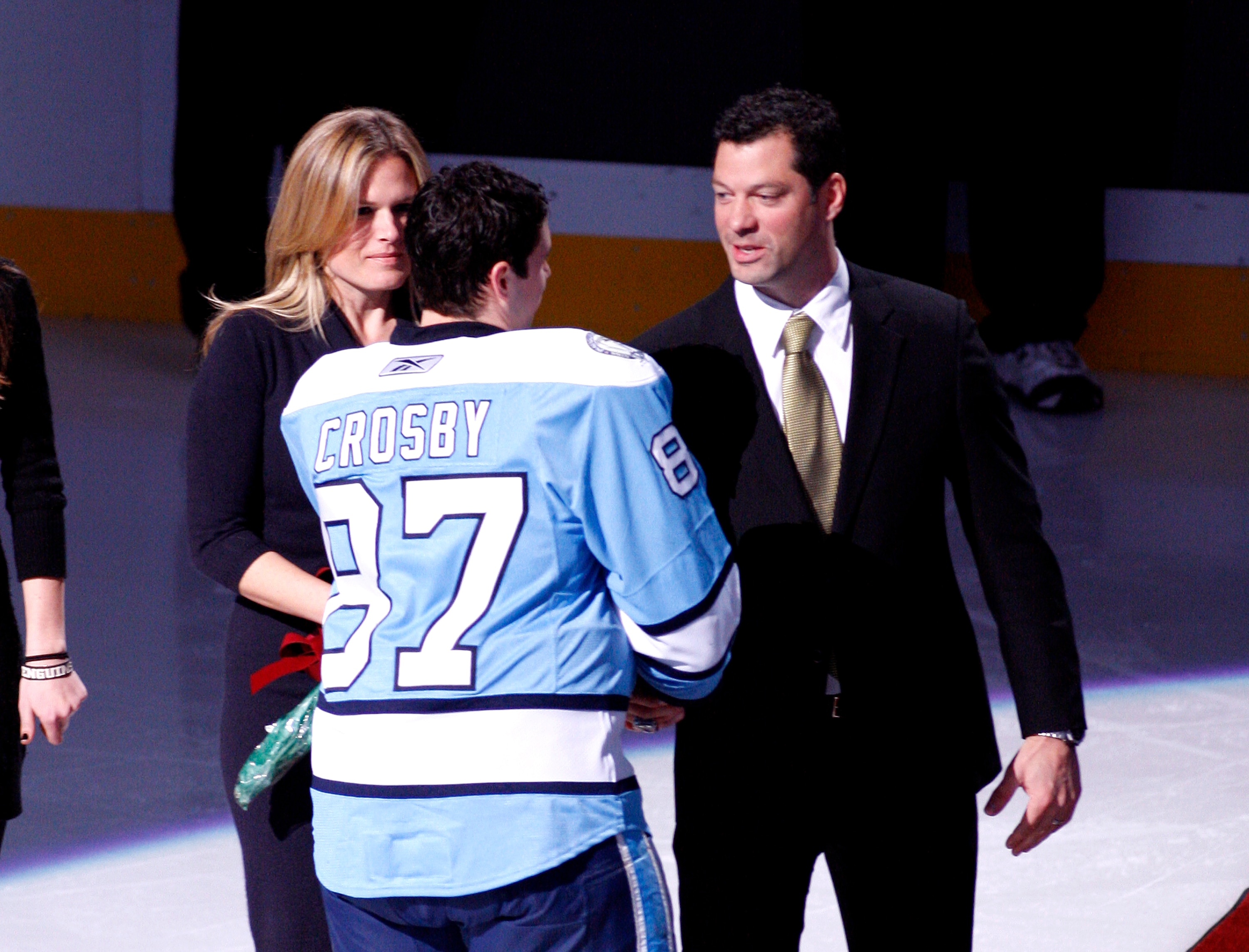 PITTSBURGH, PA - DECEMBER 06:  Sidney Crosby #87 of the Pittsburgh Penguins shakes hand with Bill Guerin, who was being honored on his retirement from the Penguins prior to a game against the New Jersey Devils at Consol Energy Center on December 6, 2010 i