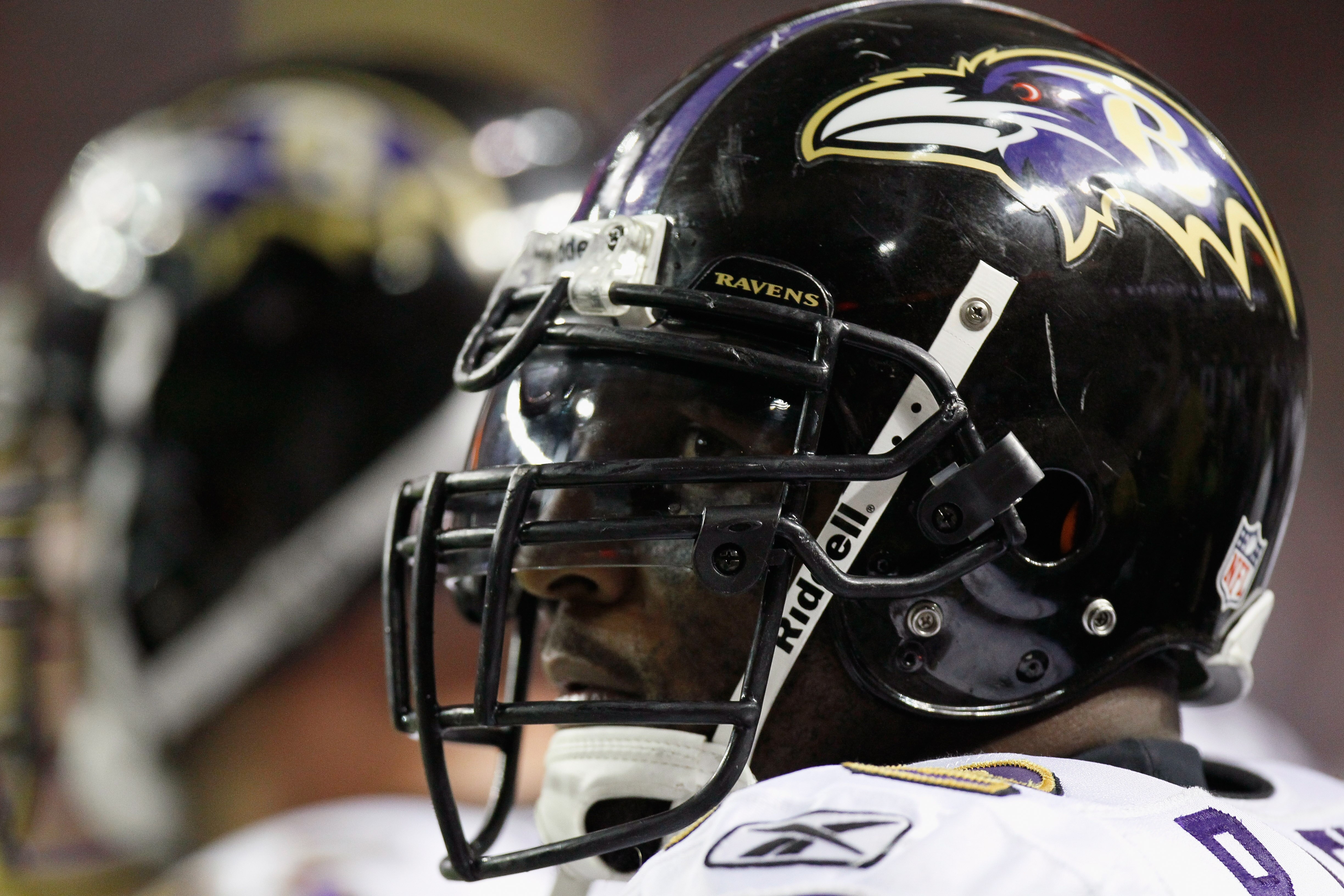 ATLANTA - NOVEMBER 11:  Ray Lewis #52 of the Baltimore Ravens against the Atlanta Falcons at Georgia Dome on November 11, 2010 in Atlanta, Georgia.  (Photo by Kevin C. Cox/Getty Images)