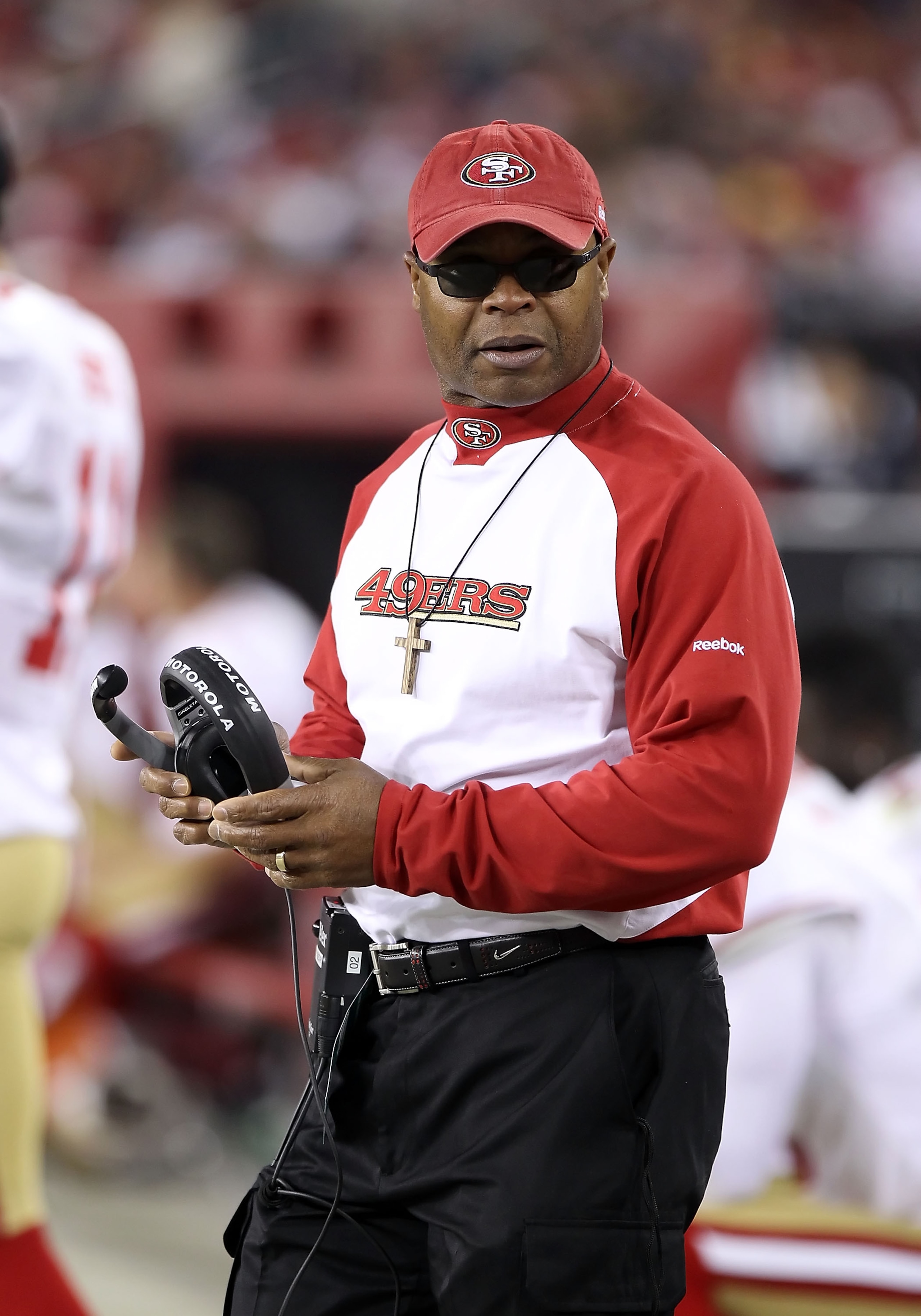 GLENDALE, AZ - NOVEMBER 29:  Head coach Mike Singletary of the San Francisco 49ers during the NFL game against the Arizona Cardinals at the University of Phoenix Stadium on November 29, 2010 in Glendale, Arizona. The 49ers defeated the Cardinals 27-6.  (P