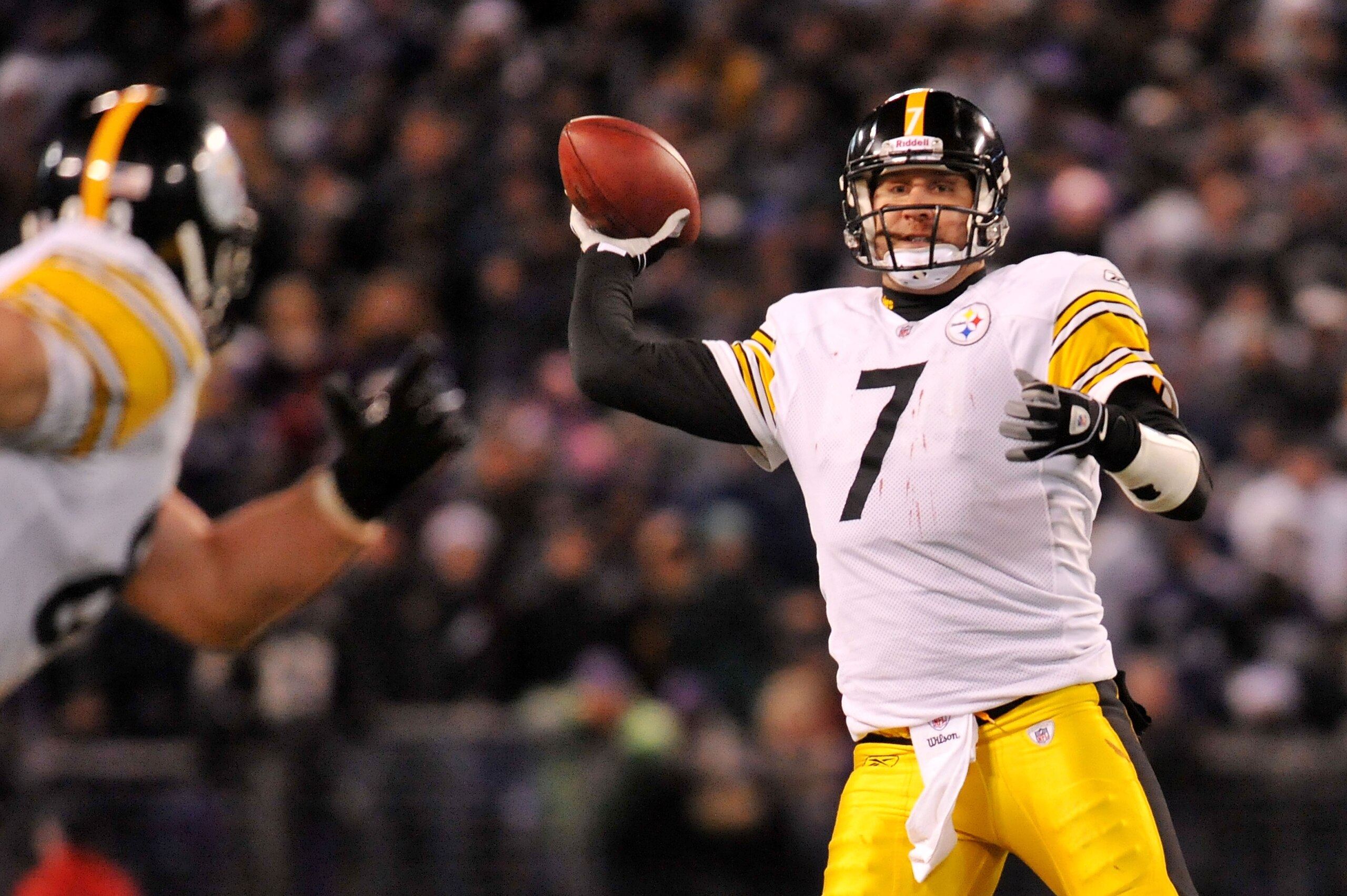 BALTIMORE, MD - DECEMBER 05:  Quarterback Ben Roethlisberger #7 of the Pittsburgh Steelers throws a pass against the Baltimore Ravens during the third quarter of the game at M&T Bank Stadium on December 5, 2010 in Baltimore, Maryland.  (Photo by Larry Fre