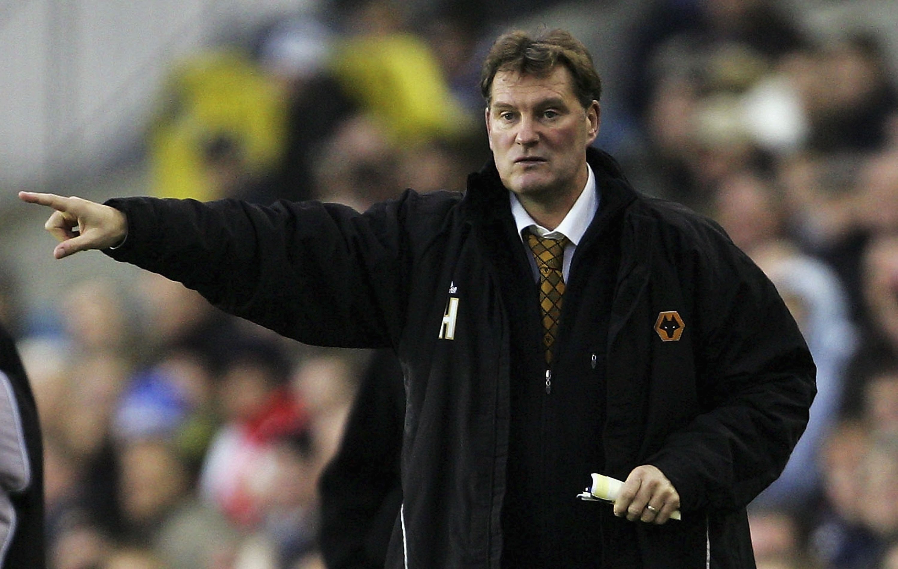 LONDON - JANUARY 21:  Wolves manager, Glen Hoddle gives instructions during the Coca-Cola Championship match between Millwall and Wolverhampton Wanderers at The New Den on January 21, 2006 in London, England.  (Photo by Julian Finney/Getty Images)