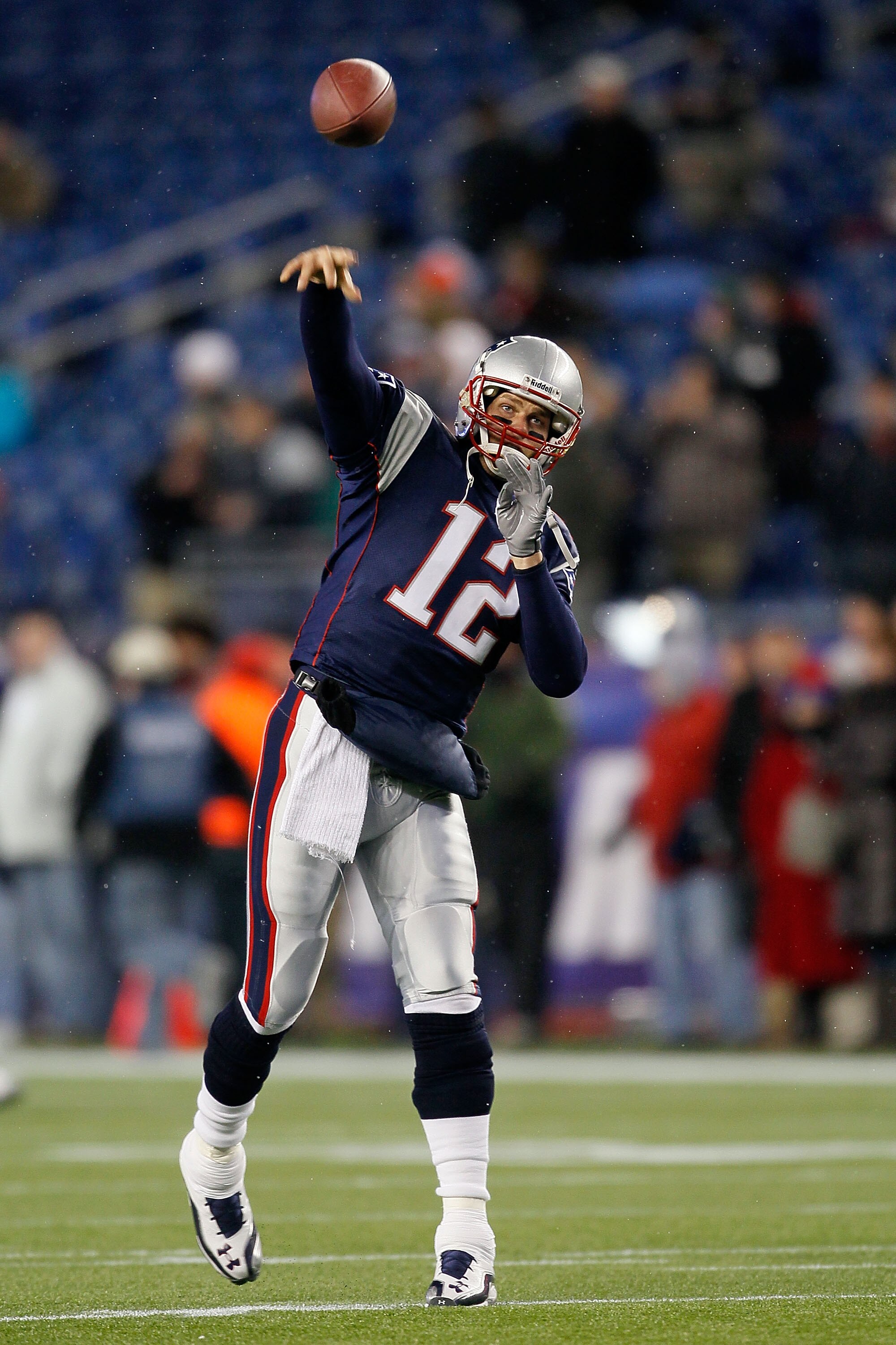 FOXBORO, MA - DECEMBER 06:  Tom Brady #12 of the New England Patriots warms up against the New York Jets at Gillette Stadium on December 6, 2010 in Foxboro, Massachusetts.  (Photo by Jim Rogash/Getty Images)