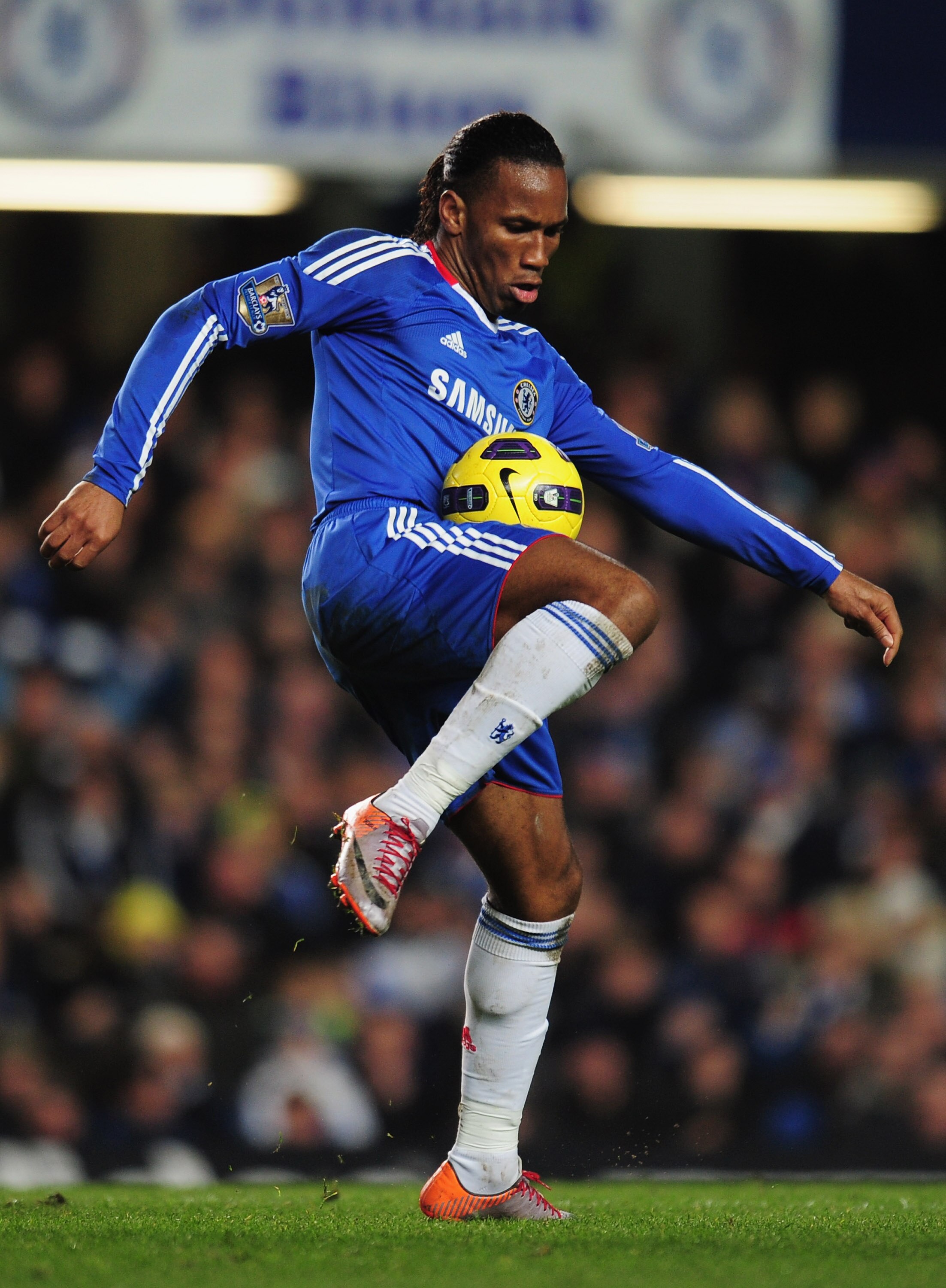 LONDON, ENGLAND - DECEMBER 04:  Didier Drogba of Chelsea in action during the Barclays Premier League match between Chelsea and Everton at Stamford Bridge on December 4, 2010 in London, England.  (Photo by Shaun Botterill/Getty Images)