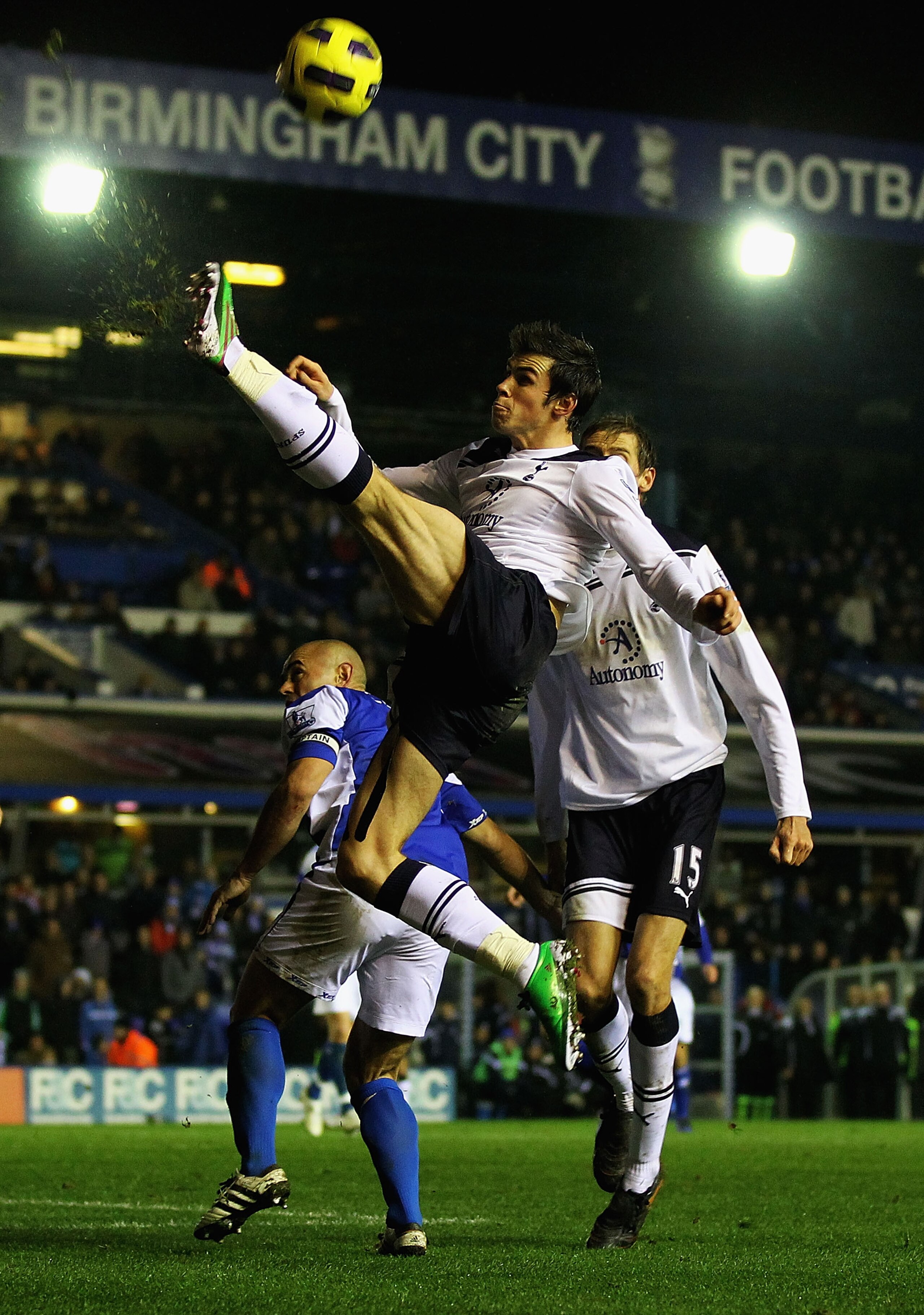 BIRMINGHAM, ENGLAND - DECEMBER 04:  Gareth Bale of Tottenham keeps the ball in play during the Barclays Premier League match between Birmingham City and Tottenham Hotspur at St Andrews on December 4, 2010 in Birmingham, England.  (Photo by Matthew Lewis/G