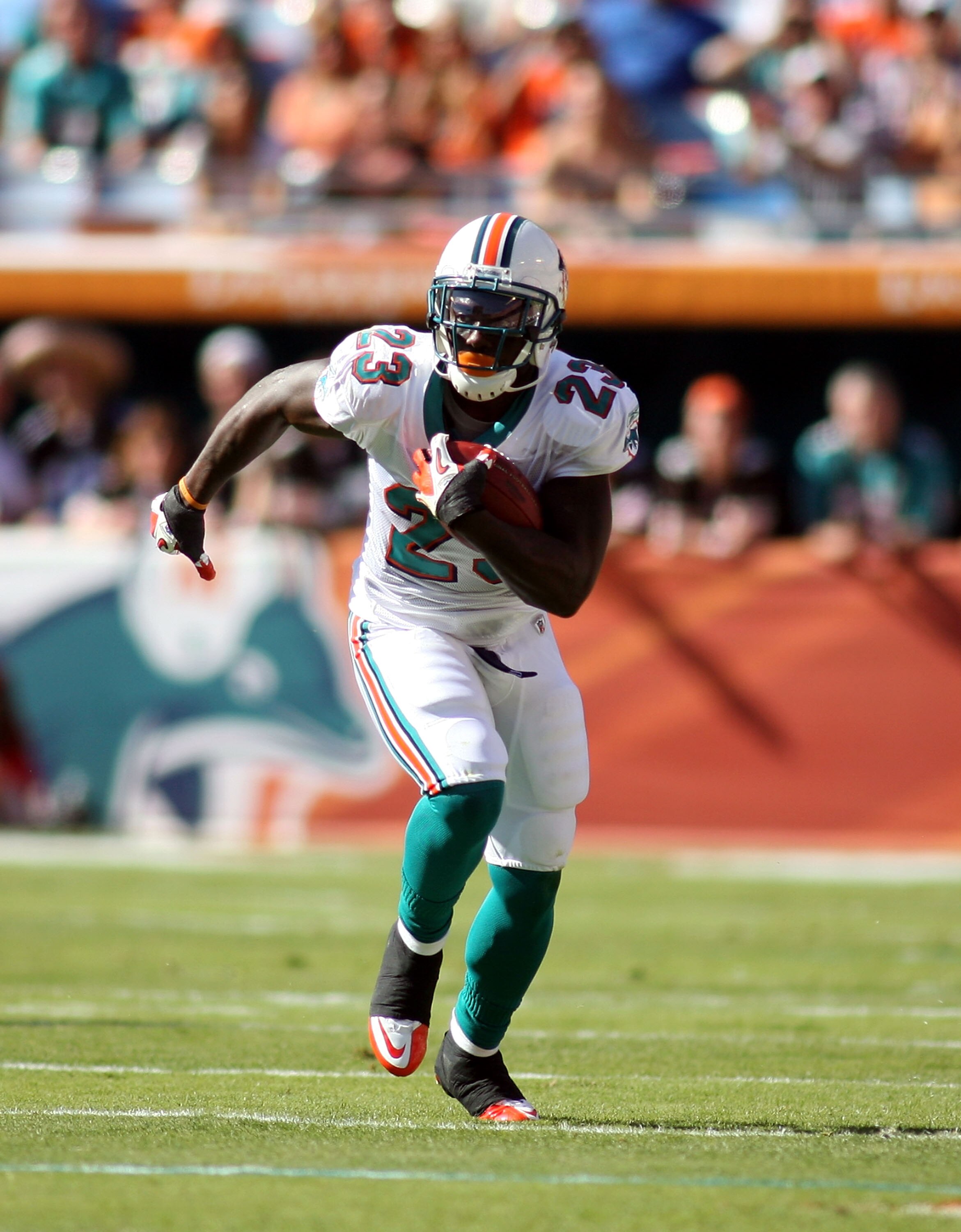 MIAMI, FL - DECEMBER 05:  Running back Ronnie Brown #23 of the miami Dolphins carries against the Cleveland Browns at Sun Life Stadium on December 5, 2010 in Miami, Florida. Cleveland defeated Miami 13-10.  (Photo by Marc Serota/Getty Images)