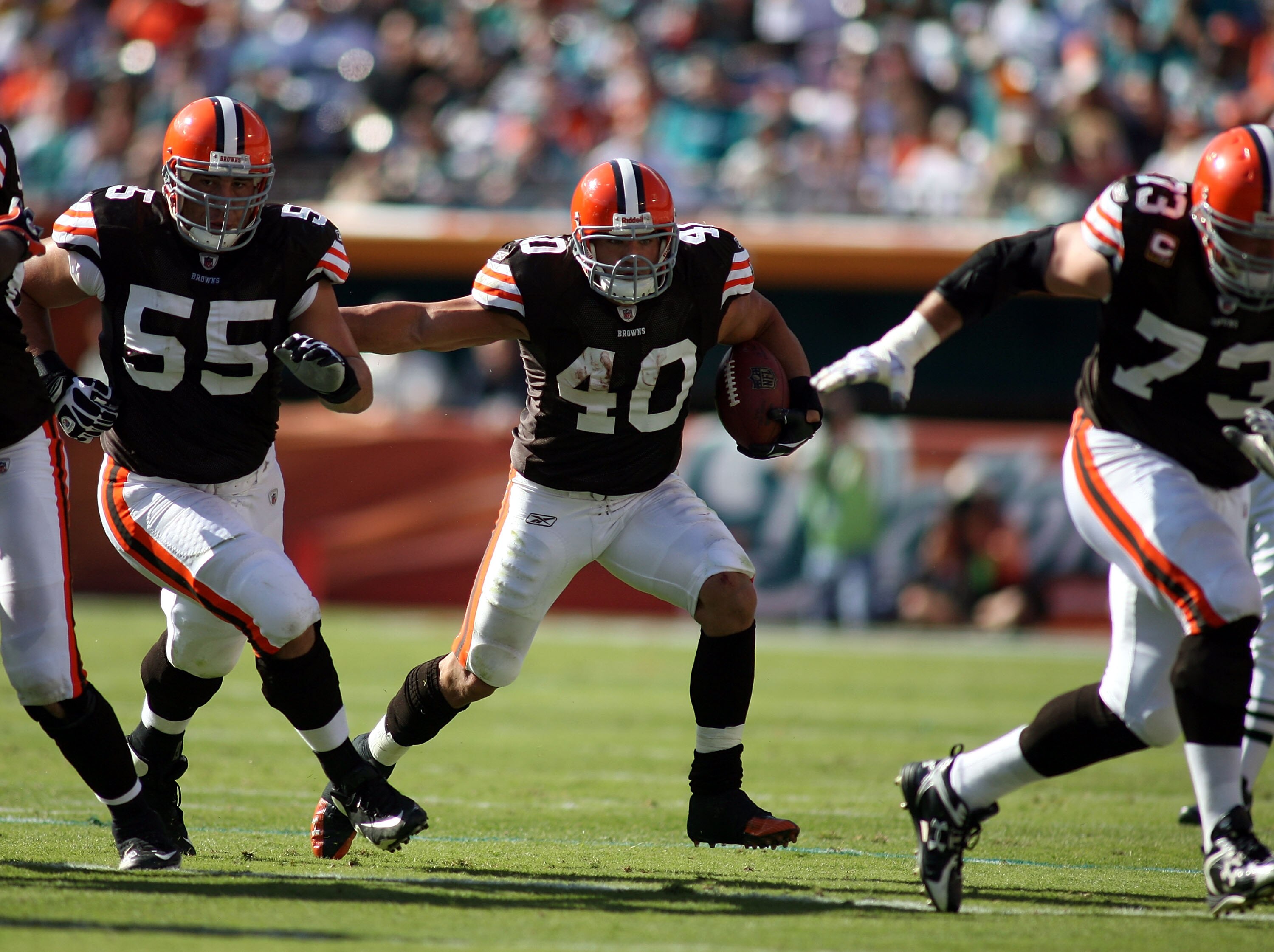 MIAMI, FL - DECEMBER 05:  Running back Peyton Hillis #40 of the Cleveland Browns carries against the Miami Dolphins at Sun Life Stadium on December 5, 2010 in Miami, Florida.  Cleveland defeated Miami 13-10.  (Photo by Marc Serota/Getty Images)