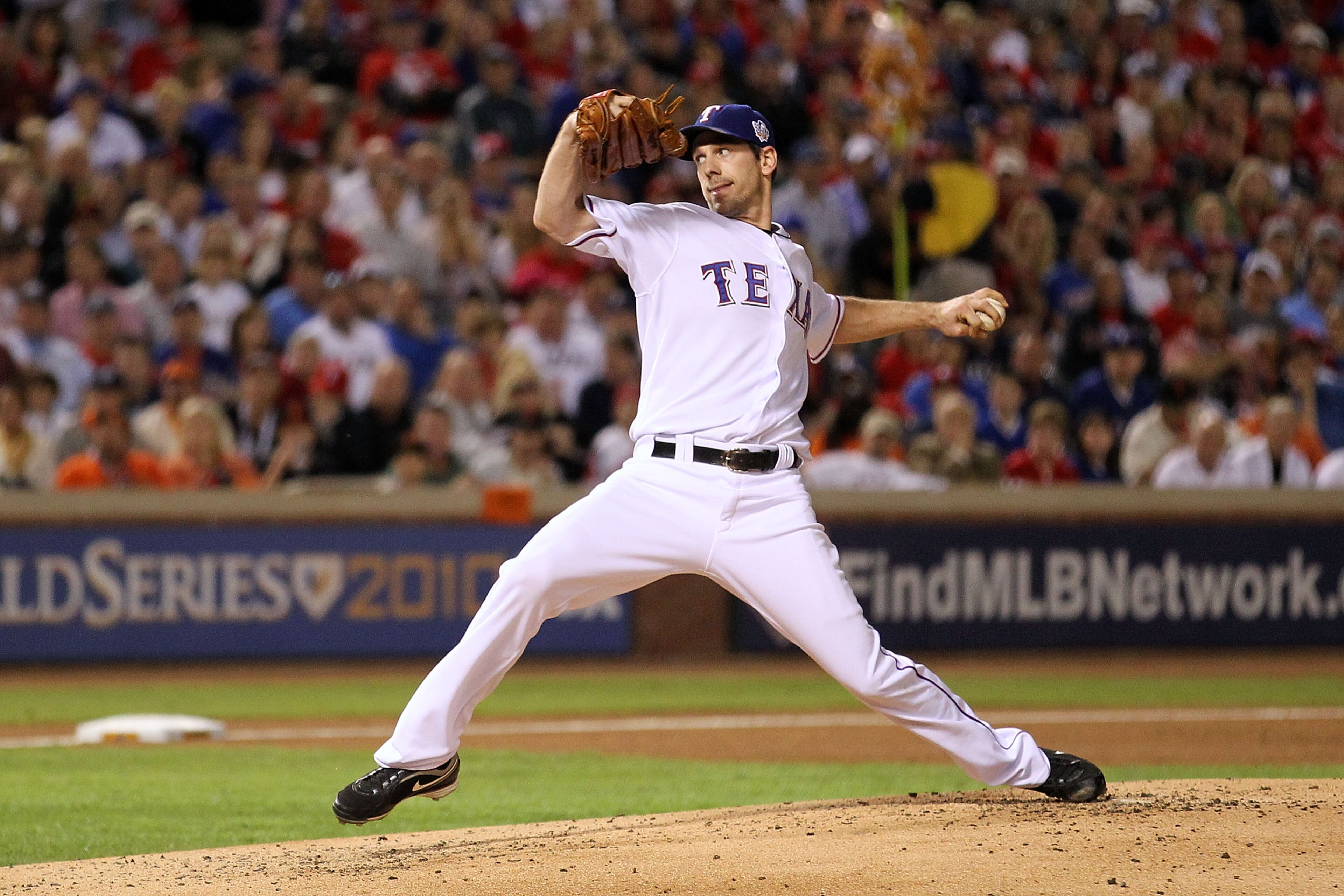 ARLINGTON, TX - NOVEMBER 01: Cliff Lee #33 of the Texas Rangers pitches against the San Francisco Giants in Game Five of the 2010 MLB World Series at Rangers Ballpark in Arlington on November 1, 2010 in Arlington, Texas. (Photo by Ronald Martinez/Getty ARLINGTON, TX - NOVEMBER 01: Cliff Lee #33 of the Texas Rangers pitches against the San Francisco Giants in Game Five of the 2010 MLB World Series at Rangers Ballpark in Arlington on November 1, 2010 in Arlington, Texas. (Photo by Ronald Martinez/Getty