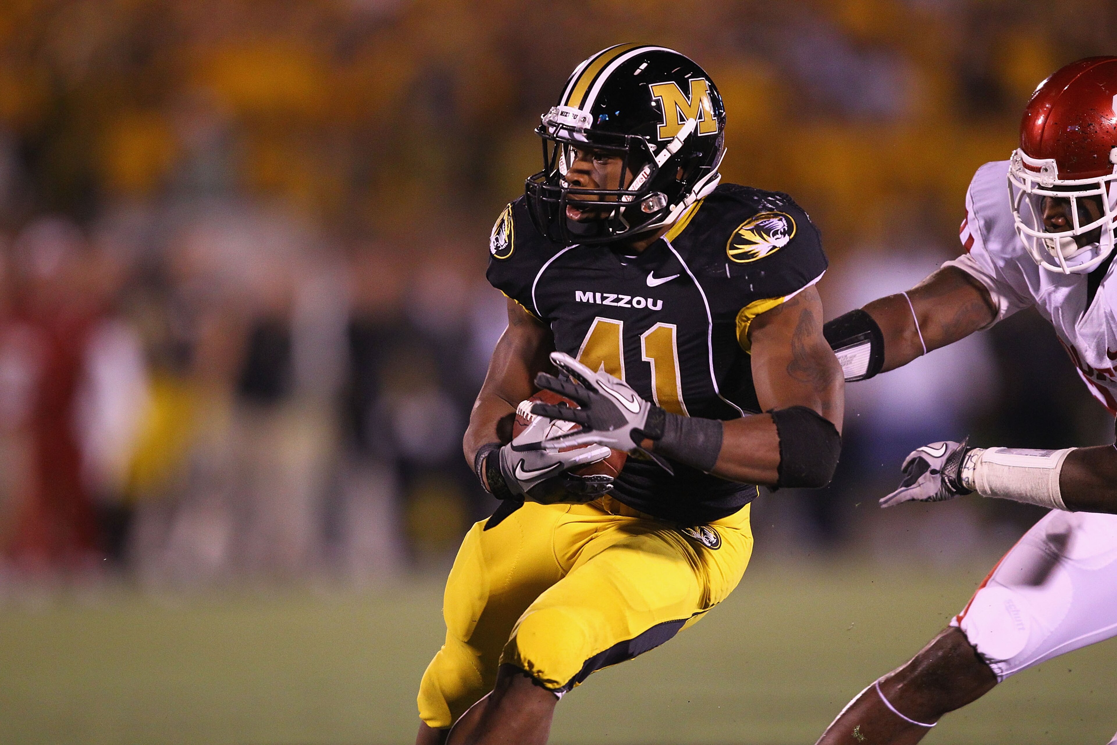 COLUMBIA, MO - OCTOBER 23: Henry Josey #41 of the Missouri Tigers in action against the Oklahoma Sooners at Faurot Field/Memorial Stadium on October 23, 2010 in Columbia, Missouri.  The Tigers beat the Sooners 36-27.  (Photo by Dilip Vishwanat/Getty Image