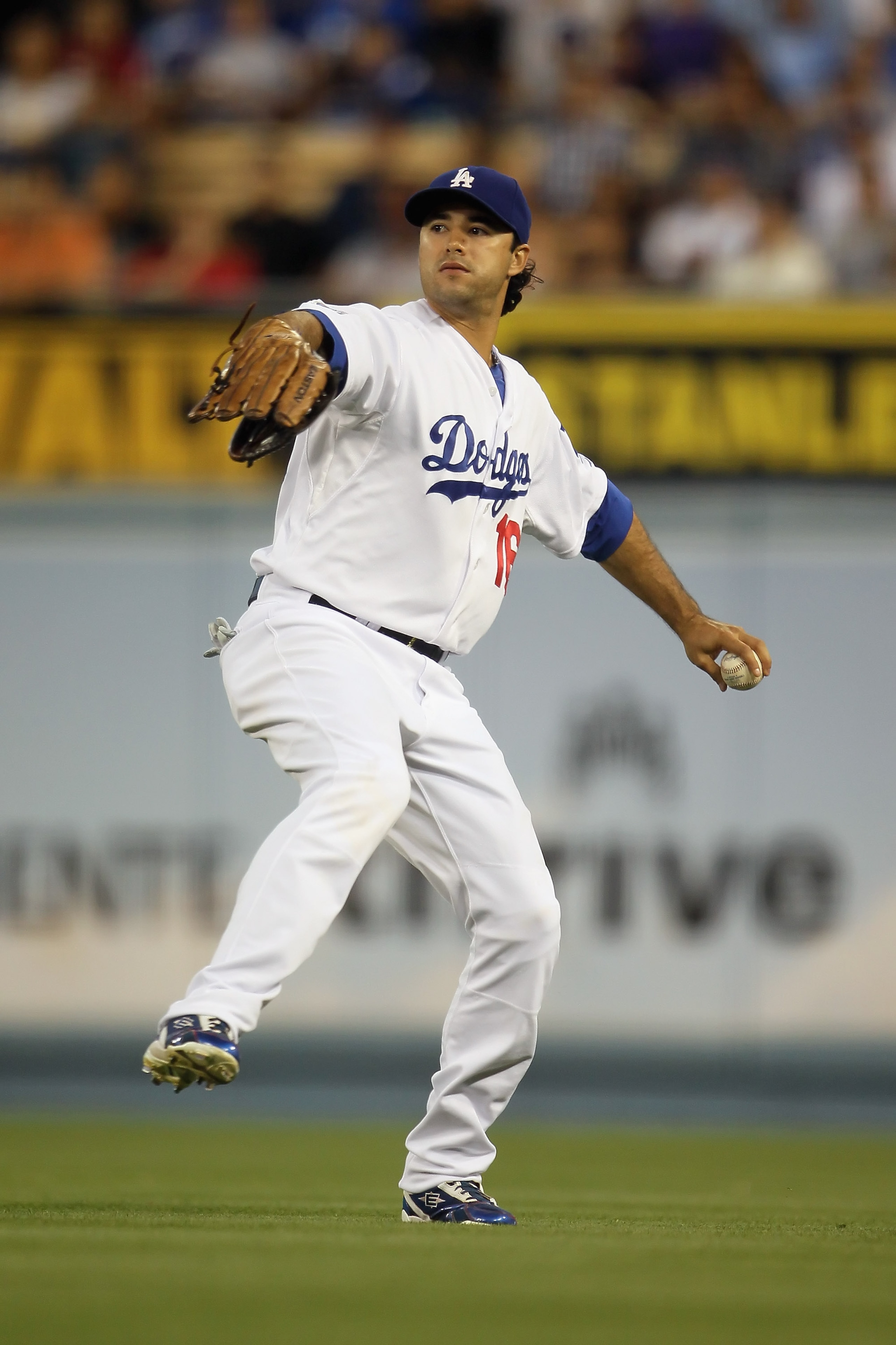 LOS ANGELES, CA - SEPTEMBER 04:  Andre Ethier #16 of the Los Angeles Dodgers plays against the San Francisco Giants during the game at Dodger Stadium on September 4, 2010 in Los Angeles, California.  (Photo by Jeff Gross/Getty Images)