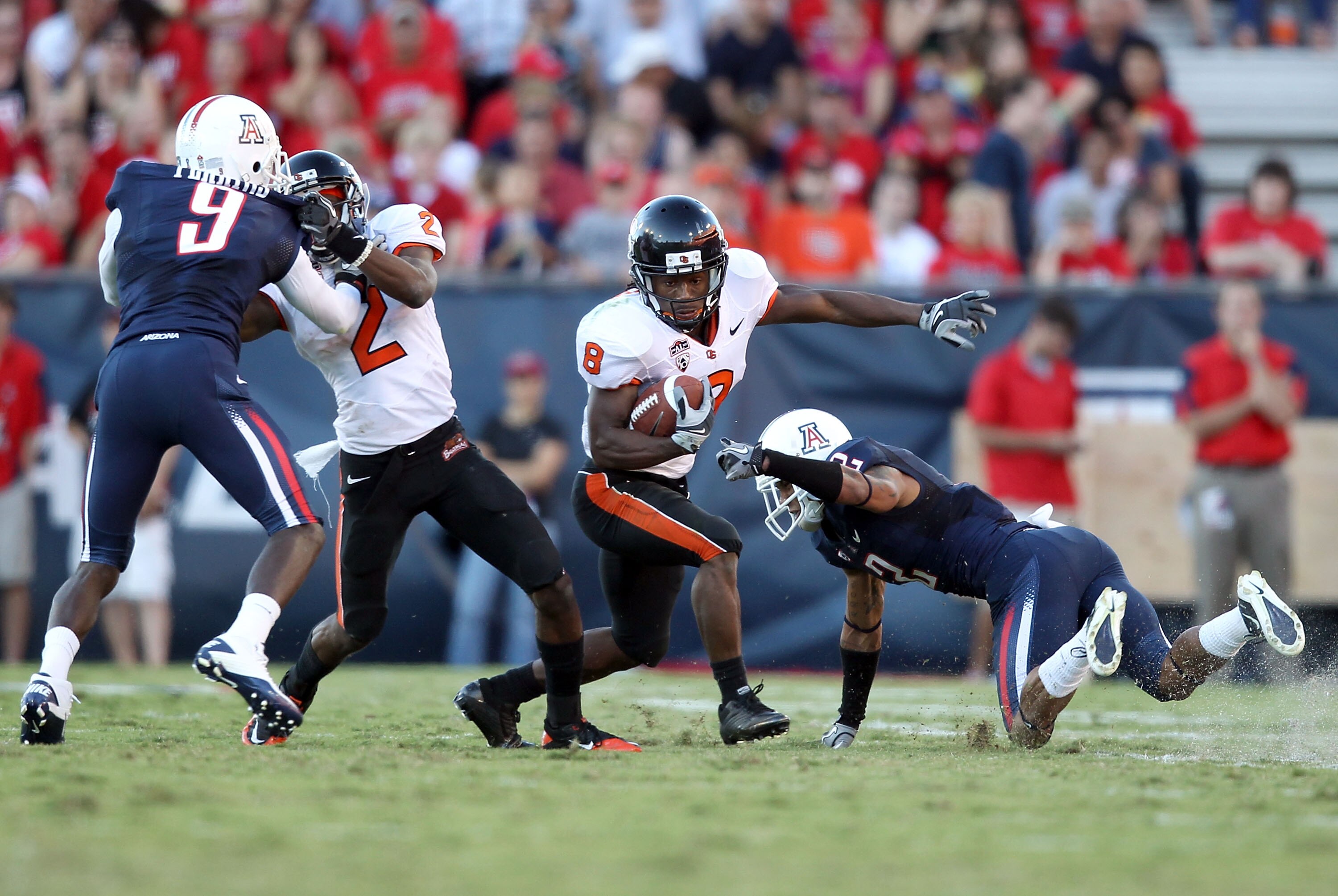 TUCSON, AZ - OCTOBER 09:  Wide receiver James Rodgers #8 of the Oregon State Beavers runs with the football during the college football game against the Arizona Wildcats at Arizona Stadium on October 9, 2010 in Tucson, Arizona. The Beavers defeated the Wi