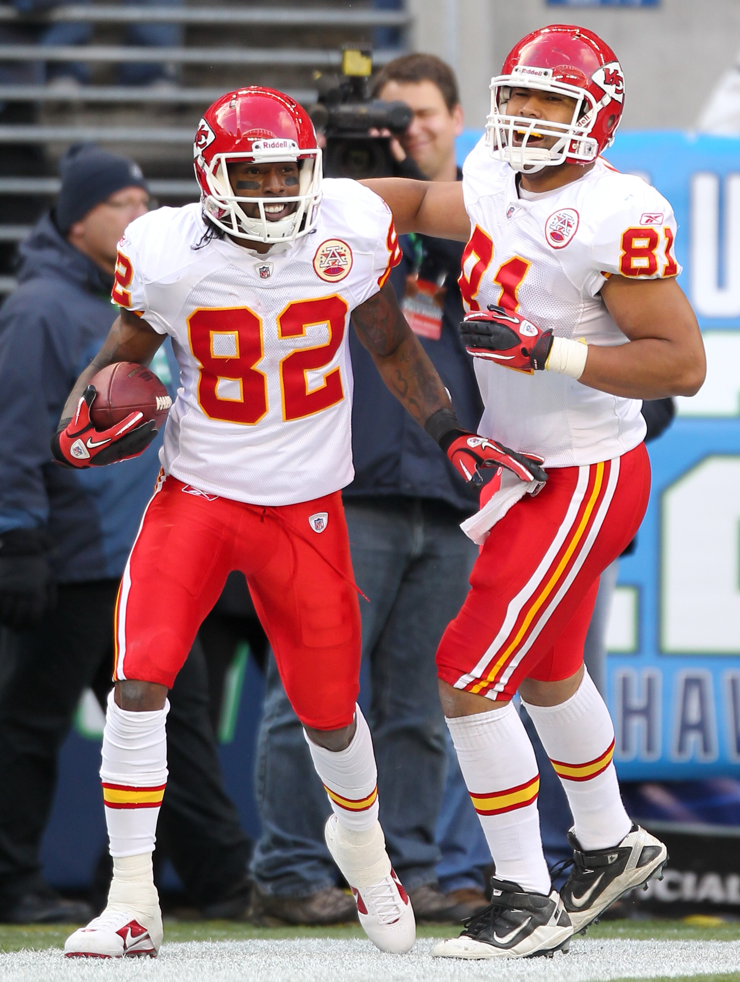 SEATTLE, WA - NOVEMBER 28:  Wide receiver Dwayne Bowe #82 of the Kansas City Chiefs celebrates with Tony Moeaki #81 after scoring a touchdown against the Seattle Seahawks to take a 20-7 lead at Qwest Field on November 28, 2010 in Seattle, Washington. The 