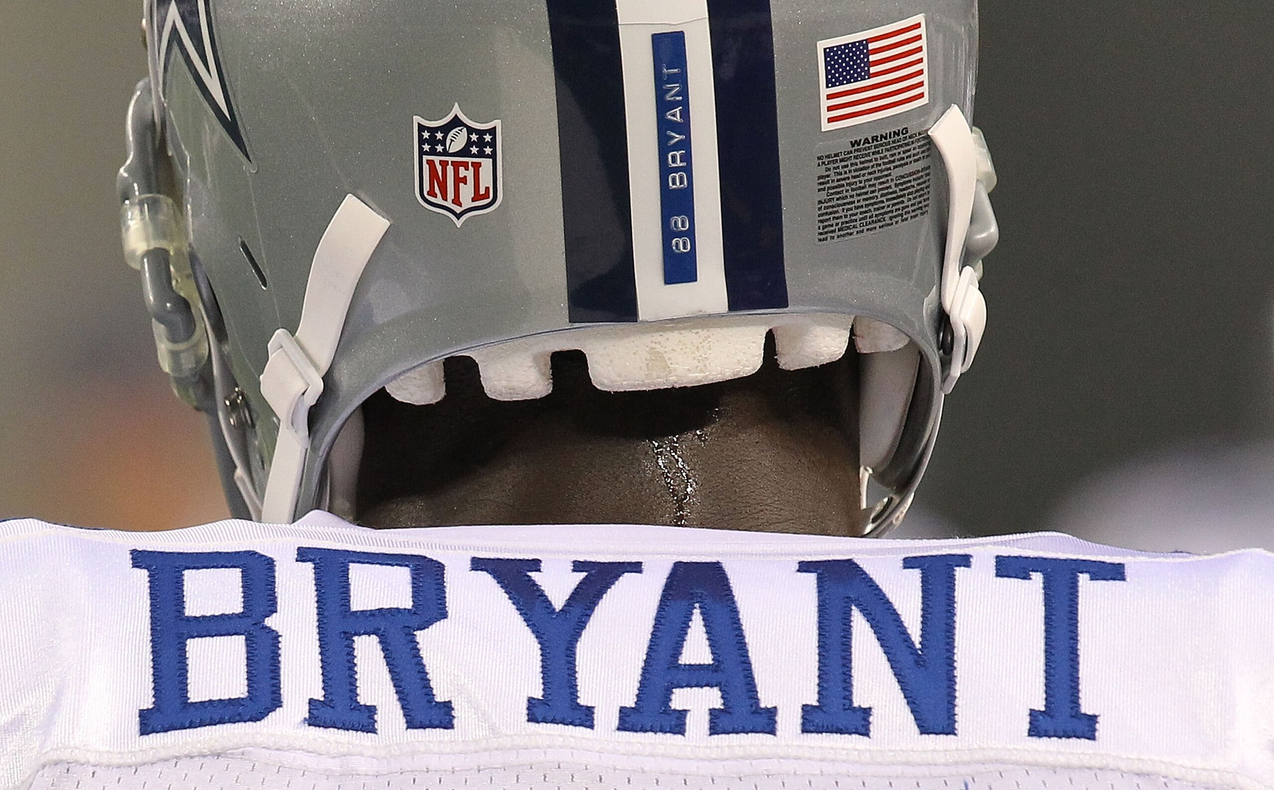ARLINGTON, TX - SEPTEMBER 02:  Wide receiver Dez Bryant #88 of the Dallas Cowboys at Cowboys Stadium on September 2, 2010 in Arlington, Texas.  (Photo by Ronald Martinez/Getty Images)