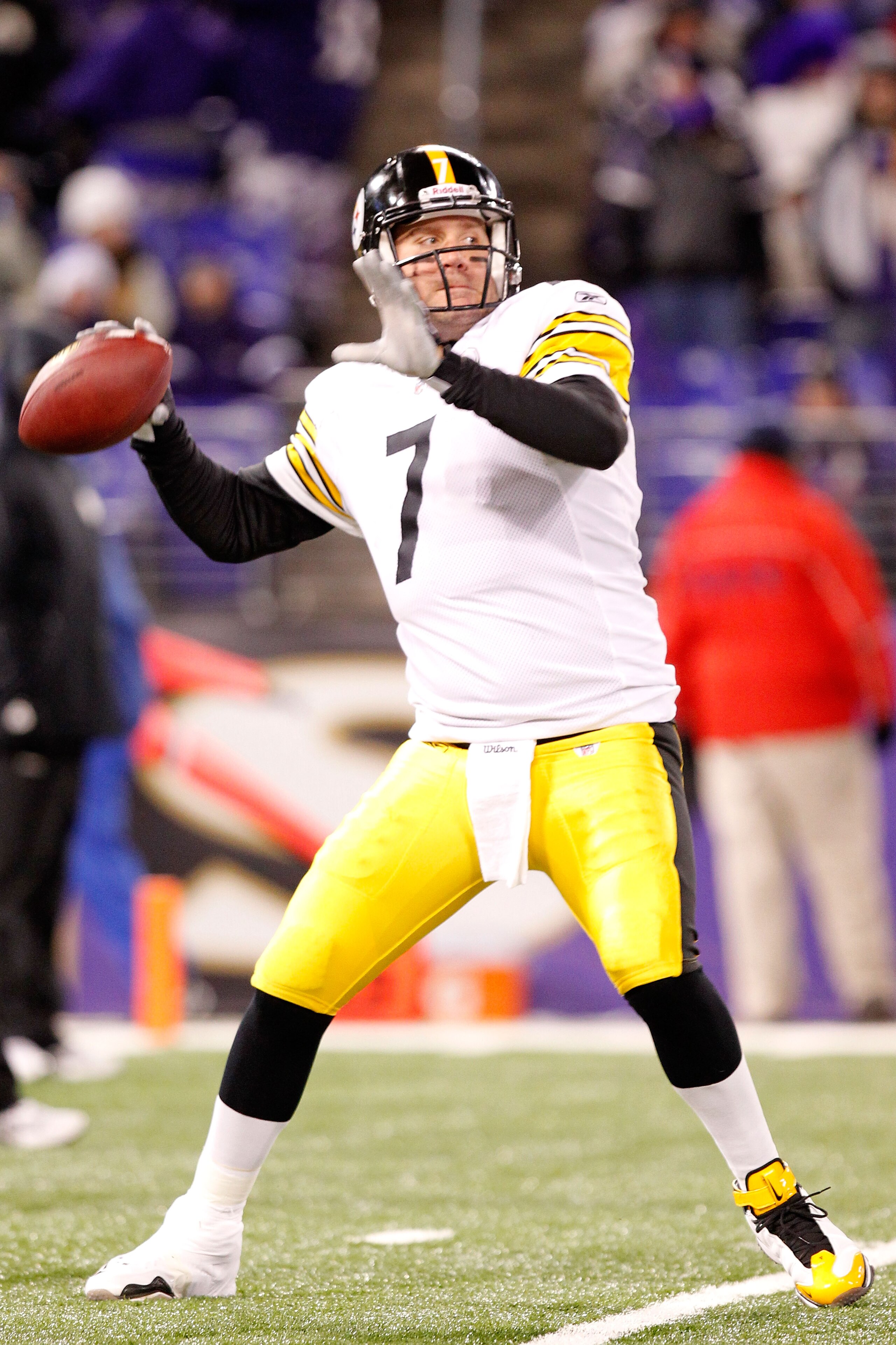 BALTIMORE, MD - DECEMBER 05:  Quarterback Ben Roethlisberger #7 of the Pittsburgh Steelers looks to pass during warms up before playing against the Baltimore Ravens at M&T Bank Stadium on December 5, 2010 in Baltimore, Maryland.  (Photo by Geoff Burke/Get