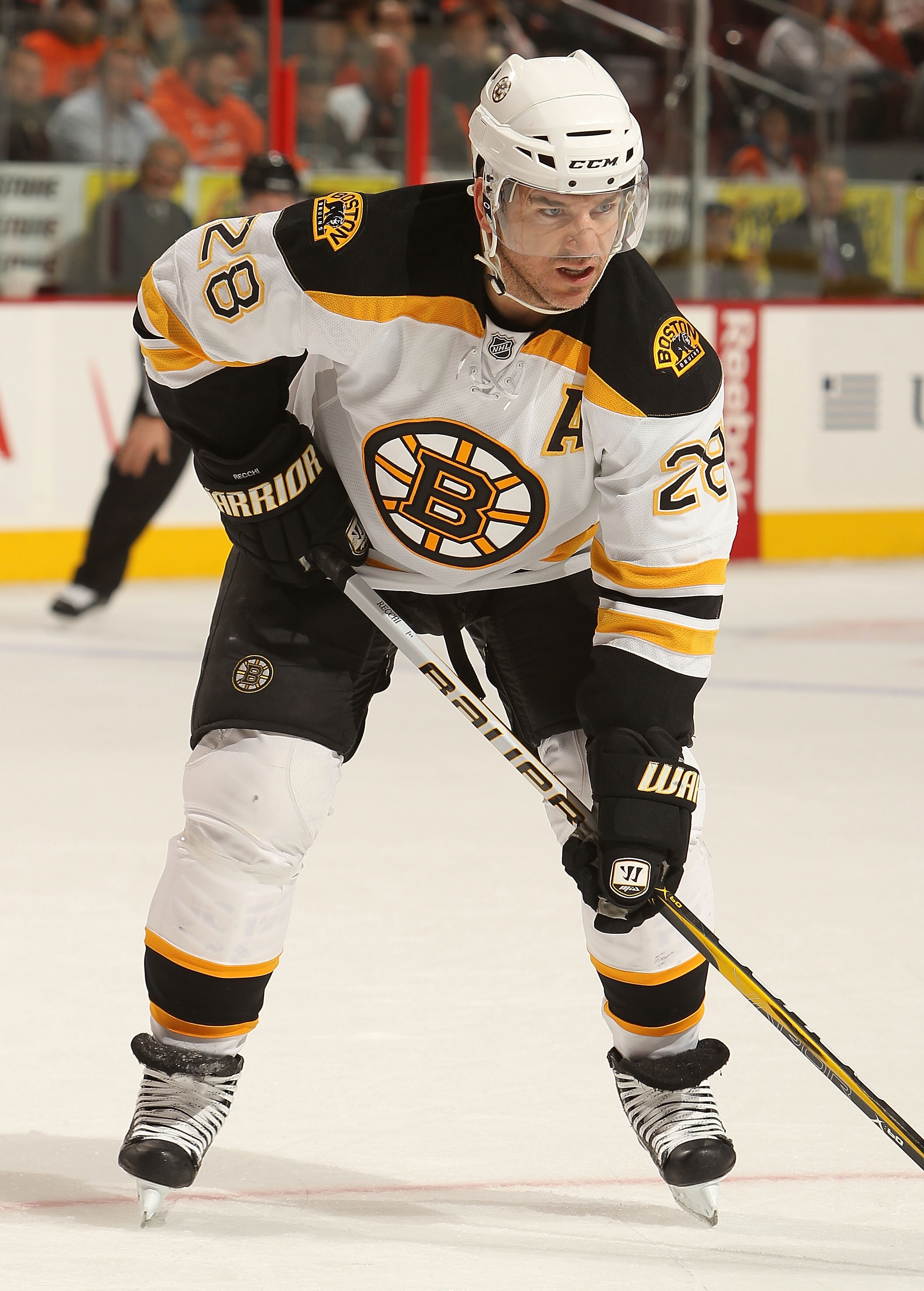 PHILADELPHIA, PA - DECEMBER 01:  Mark Recchi #28 of the Boston Bruins on the ice against the Philadelphia Flyers at the Wells Fargo Center on December 1, 2010 in Philadelphia, Pennsylvania.  (Photo by Nick Laham/Getty Images)