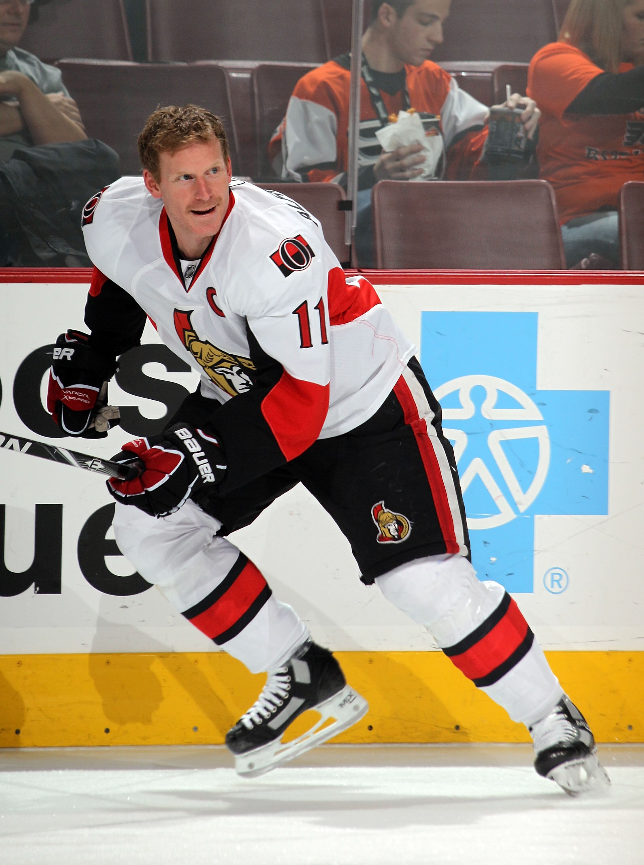 PHILADELPHIA - NOVEMBER 15:  Daniel Alfredsson #11 of the Ottawa Senators skates against the Philadelphia Flyers at the Wells Fargo Center on November 15, 2010 in Philadelphia, Pennsylvania.  (Photo by Bruce Bennett/Getty Images)