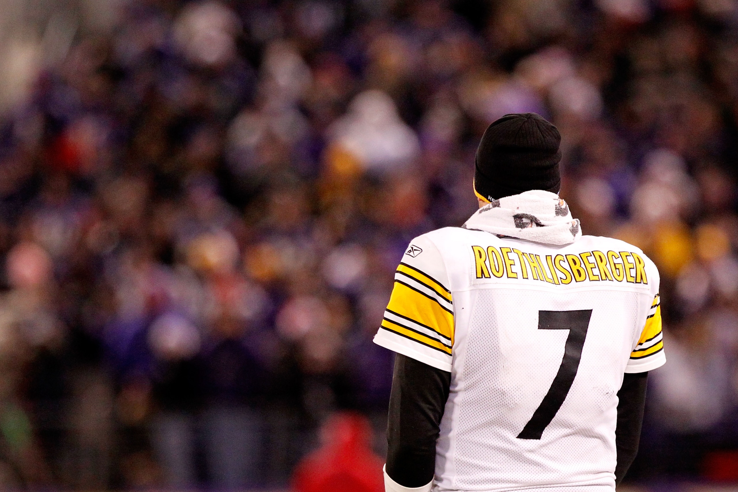 BALTIMORE, MD - DECEMBER 05: Quarterback Ben Roethlisberger #7 of the Pittsburgh Steelers looks on from the sidelines during the fourth quarter of the game against the Baltimore Ravens at M&T Bank Stadium on December 5, 2010 in Baltimore, Maryland. Pitts BALTIMORE, MD - DECEMBER 05: Quarterback Ben Roethlisberger #7 of the Pittsburgh Steelers looks on from the sidelines during the fourth quarter of the game against the Baltimore Ravens at M&T Bank Stadium on December 5, 2010 in Baltimore, Maryland. Pitts