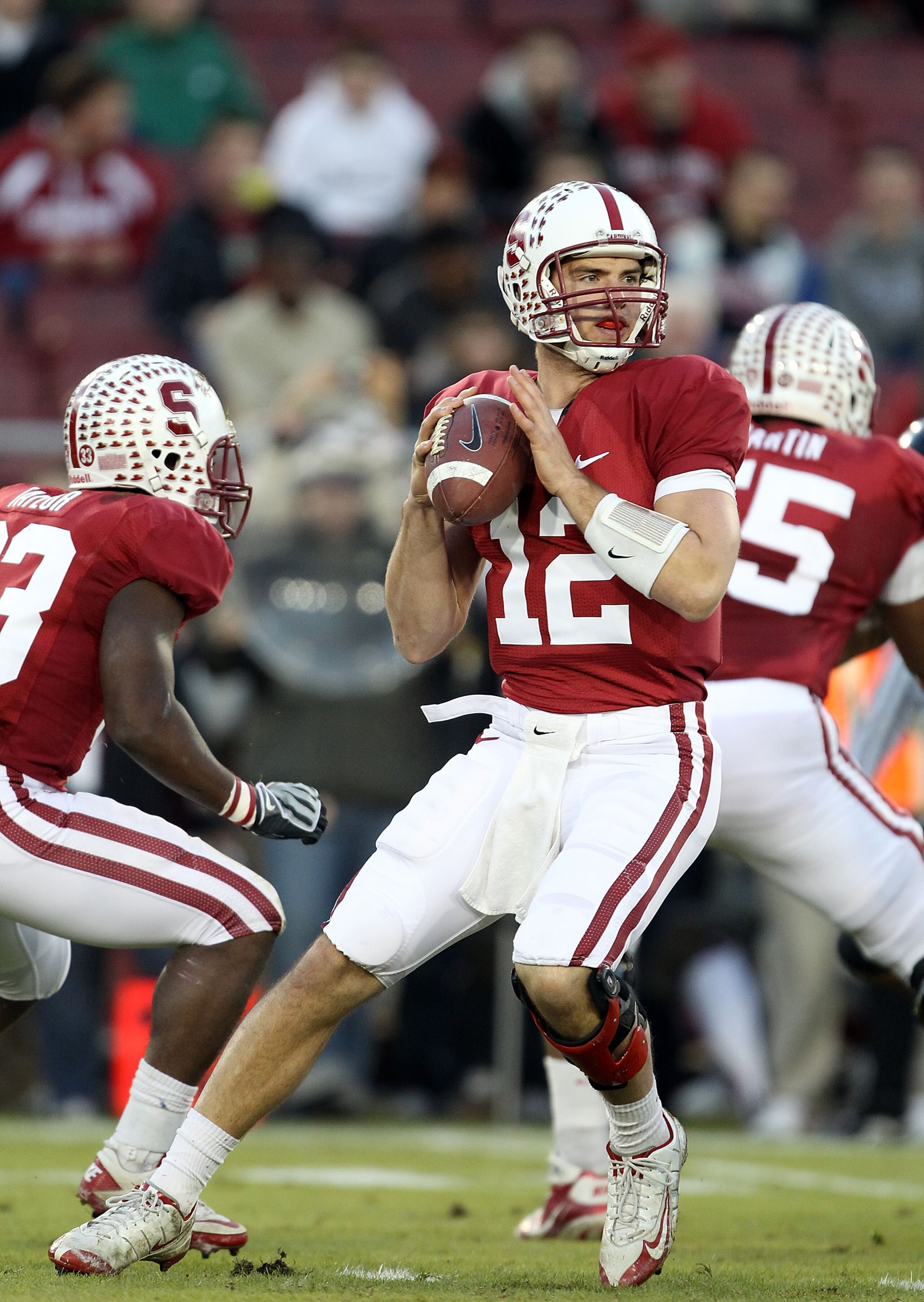 PALO ALTO, CA - NOVEMBER 27:  Andrew Luck #12 of the Stanford Cardinal in action against the Oregon State Beavers at Stanford Stadium on November 27, 2010 in Palo Alto, California.  (Photo by Ezra Shaw/Getty Images)