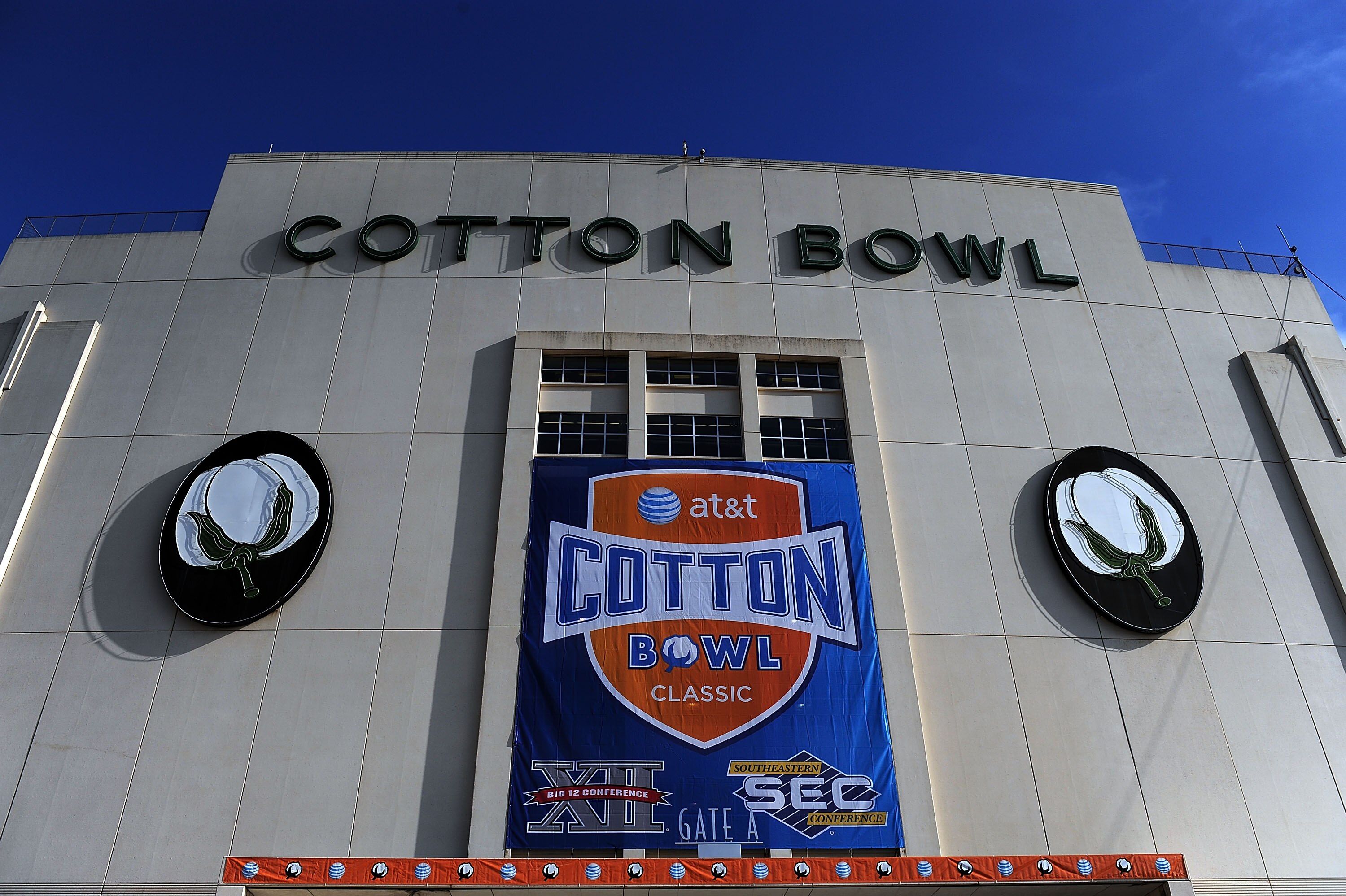 DALLAS - JANUARY 02:  The Cotton Bowl before a game between the Mississippi Rebels and the Texas Tech Red Raiders during the AT&T Cotton Bowl on January 2, 2009 at the Cotton Bowl in Dallas, Texas.  (Photo by Ronald Martinez/Getty Images)
