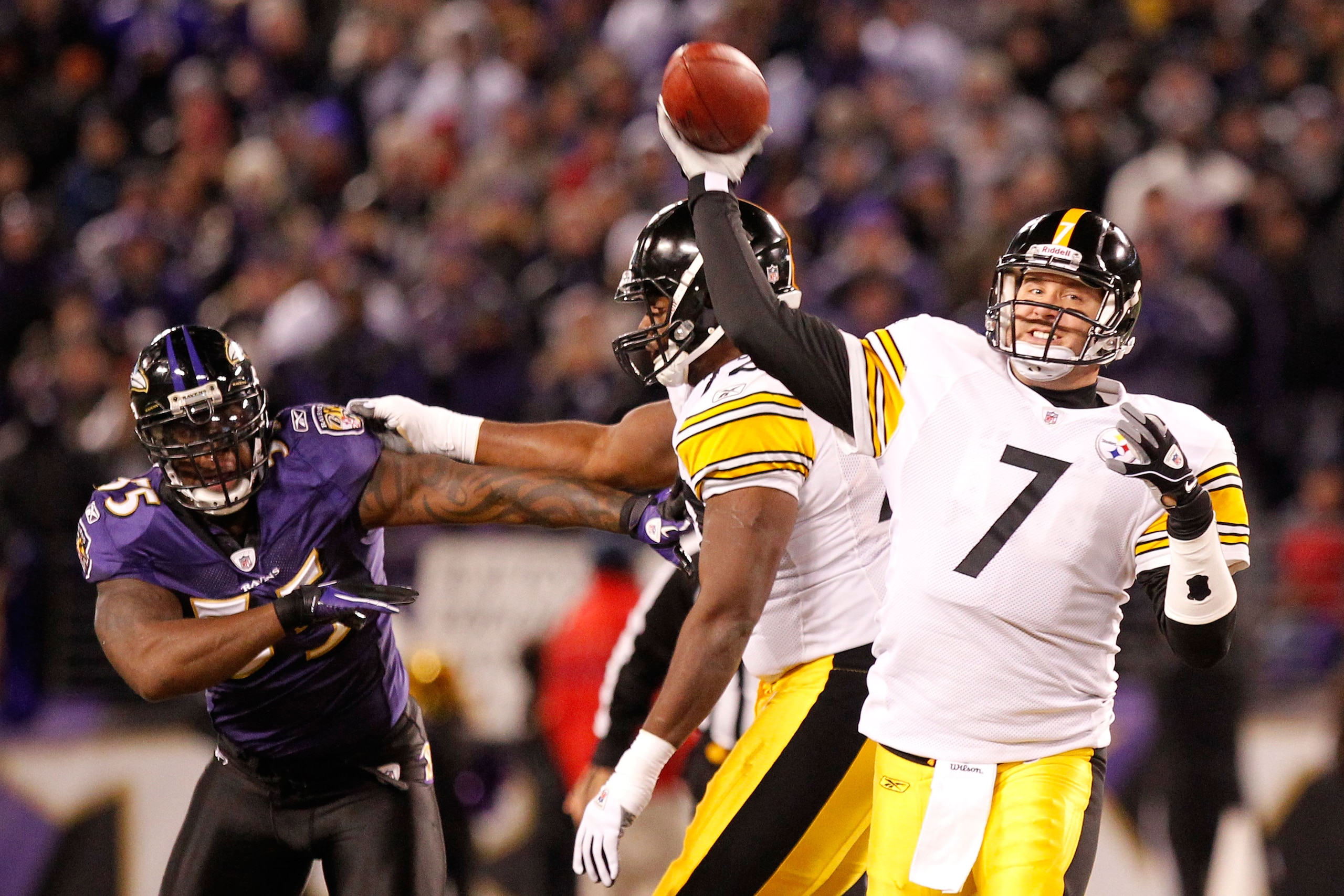 BALTIMORE, MD - DECEMBER 05: Quarterback Ben Roethlisberger #7 of the Pittsburgh Steelers throws a pass against the Baltimore Ravens during the first half of the game at M&T Bank Stadium on December 5, 2010 in Baltimore, Maryland. (Photo by Geoff Burke/ BALTIMORE, MD - DECEMBER 05: Quarterback Ben Roethlisberger #7 of the Pittsburgh Steelers throws a pass against the Baltimore Ravens during the first half of the game at M&T Bank Stadium on December 5, 2010 in Baltimore, Maryland. (Photo by Geoff Burke/