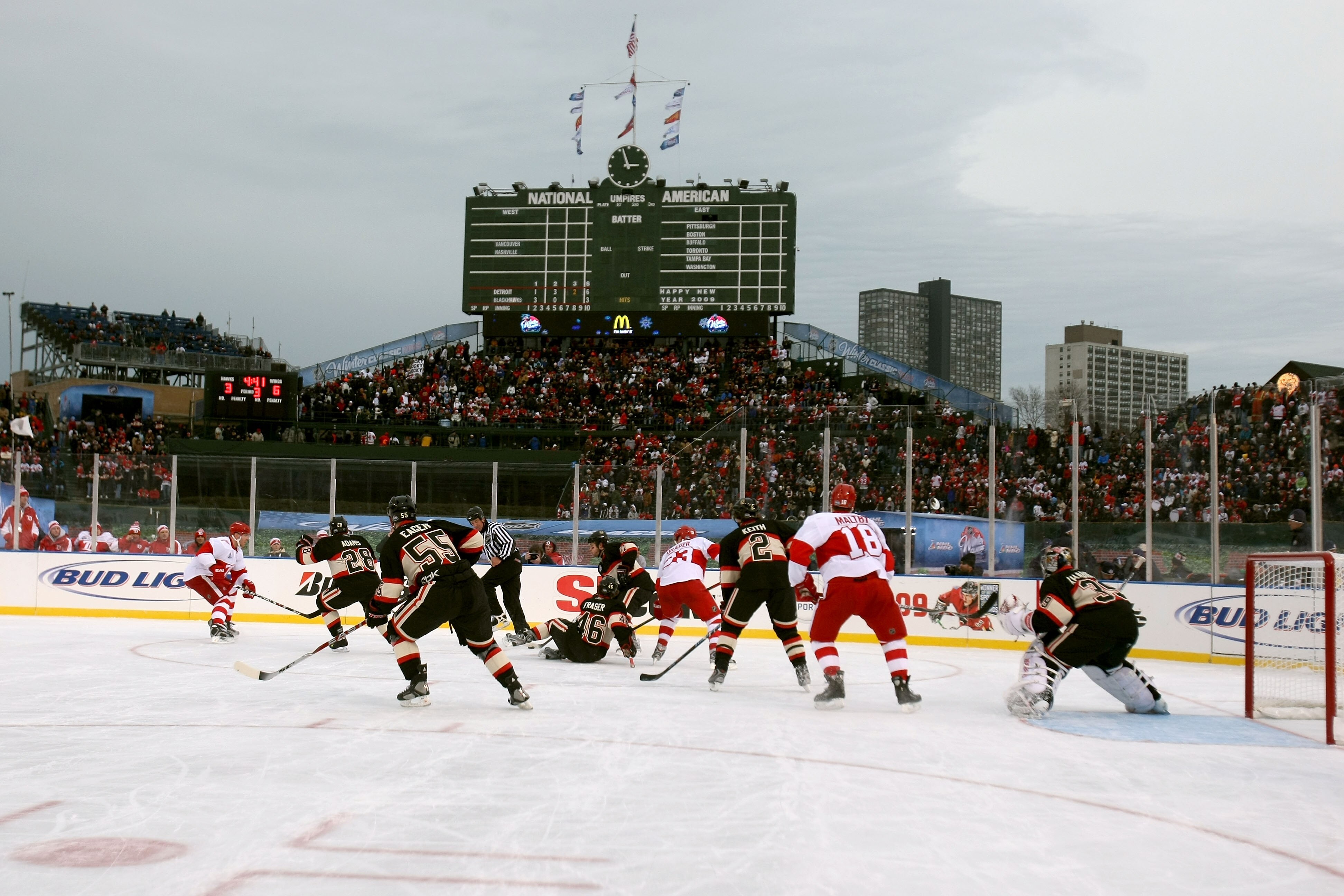 CHICAGO - JANUARY 01:  The Chicago Blackhawks play against the Detroit Red Wings during the NHL Winter Classic at Wrigley Field on January 1, 2009 in Chicago, Illinois.  (Photo by Jonathan Daniel/Getty Images)