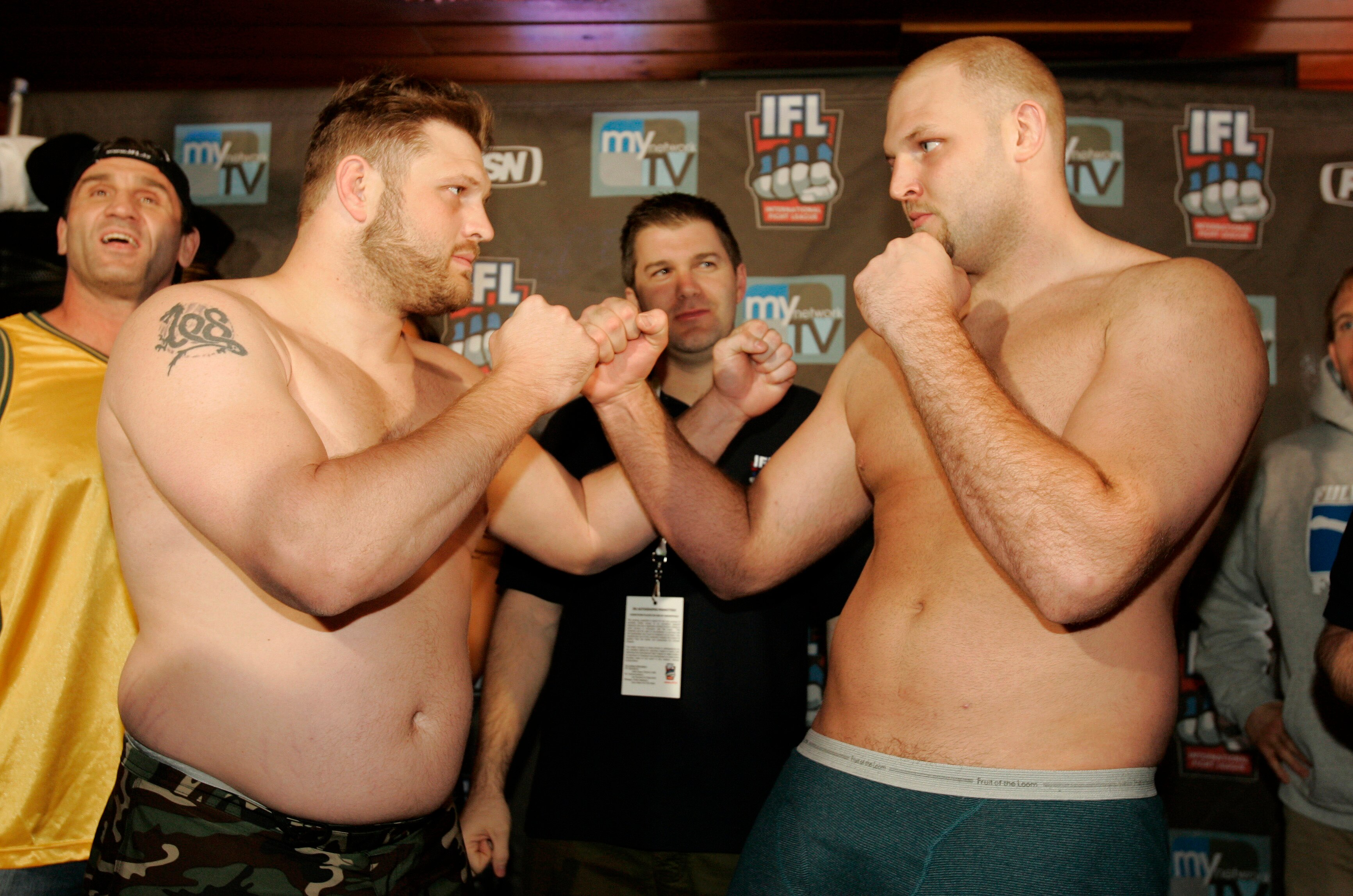 DAVENPORT, IA - APRIL 06:  Roy Nelson (R) of the Lions and Ben Rothwell of the Silverbacks face off during the IFL weigh-in on April 6, 2007 at Hooters in Davenport, Iowa.  (Photo by Brian Bahr/Getty Images)