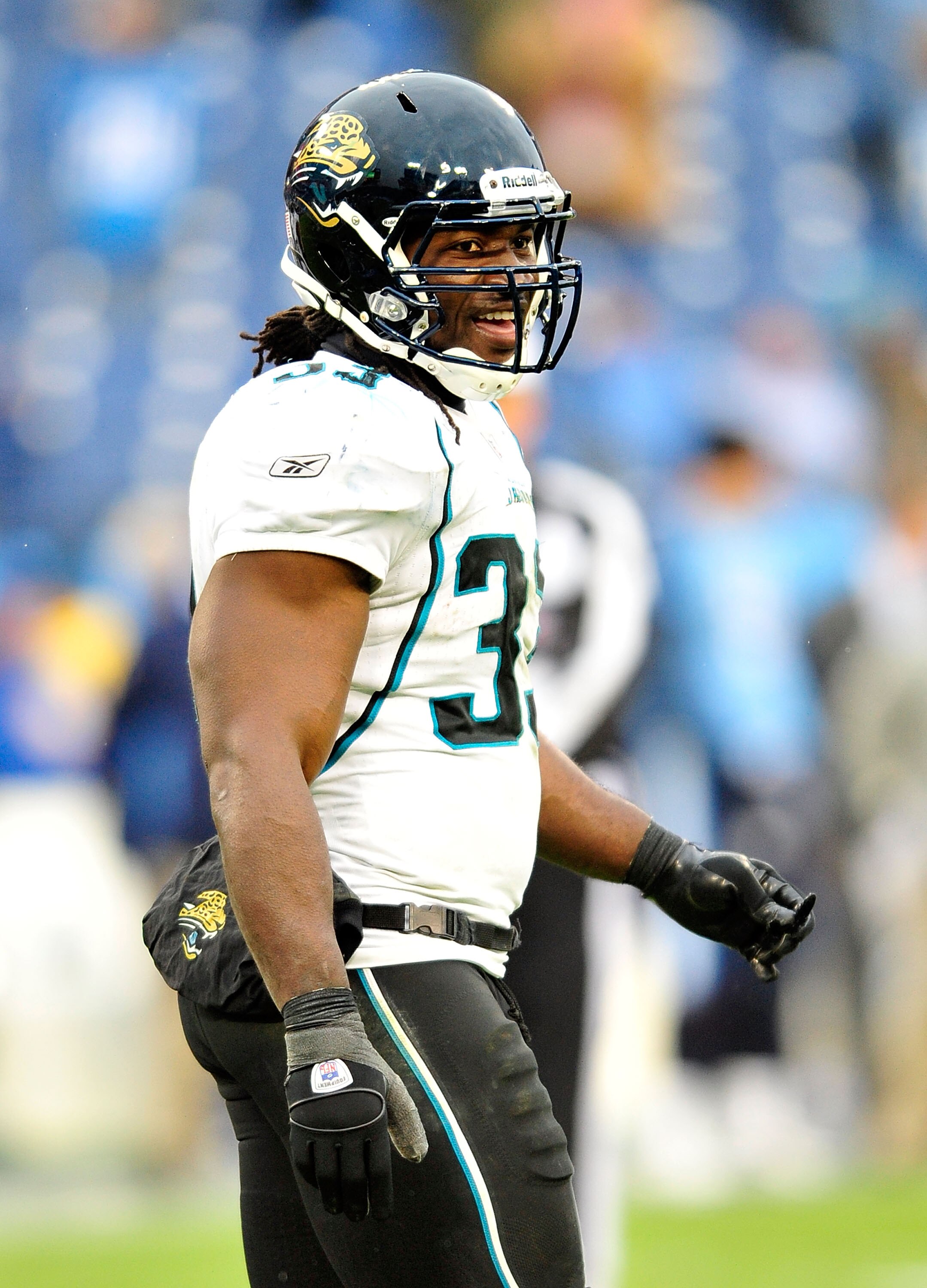 NASHVILLE, TN - DECEMBER 05:  Maurice Jones-Drew #32 of the Jacksonville Jaguars smiles as his team runs out the clock against the Tennessee Titans  during the first half at LP Field on December 5, 2010 in Nashville, Tennessee. The Jaguars won 17-6. (Phot