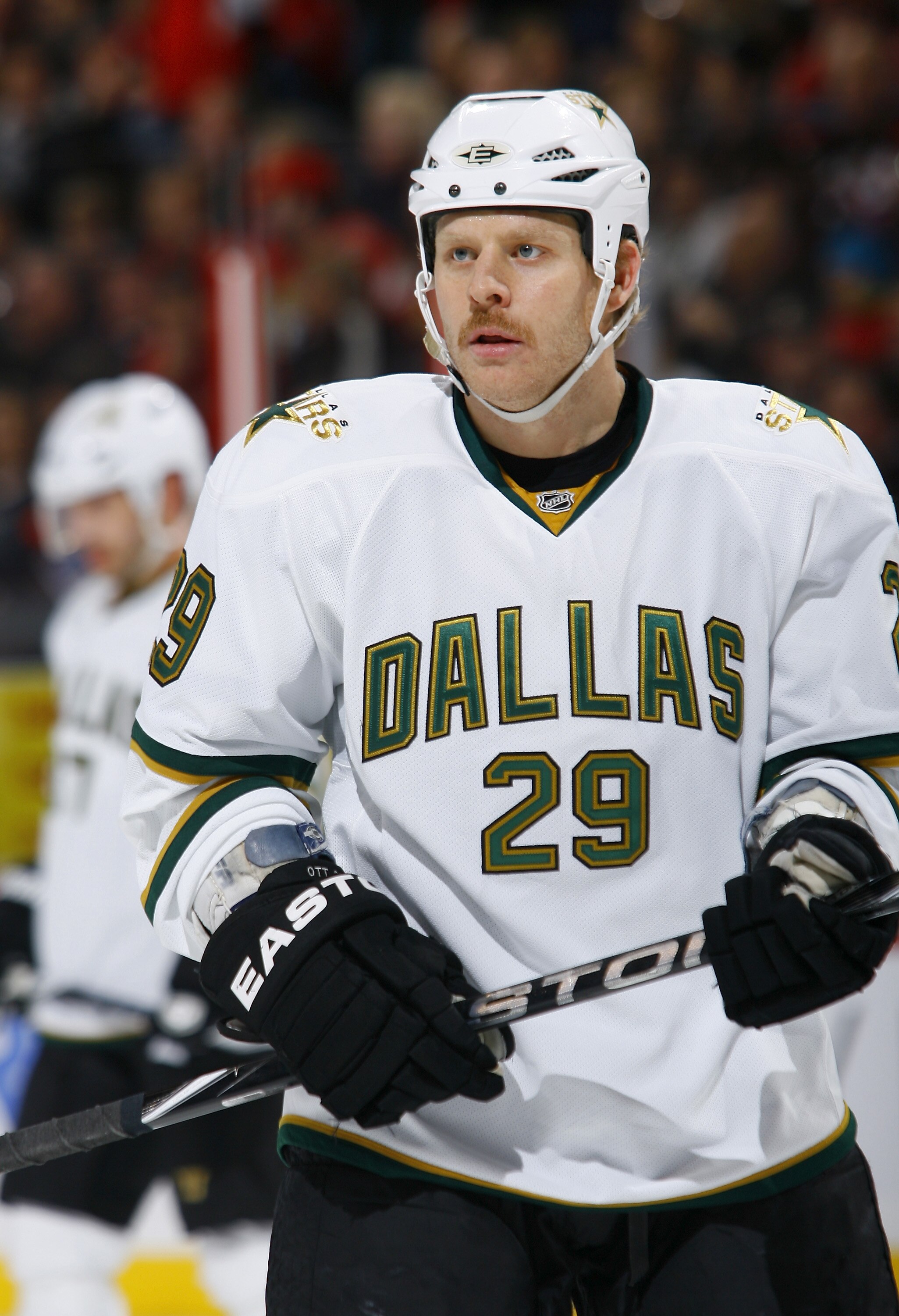 OTTAWA, ON - NOVEMBER 24: Steve Ott #29 of the Dallas Stars skates in a game against the Ottawa Senators at Scotiabank Place on November 24, 2010 in Ottawa, Ontario, Canada. (Photo by Phillip MacCallum/Getty Images)