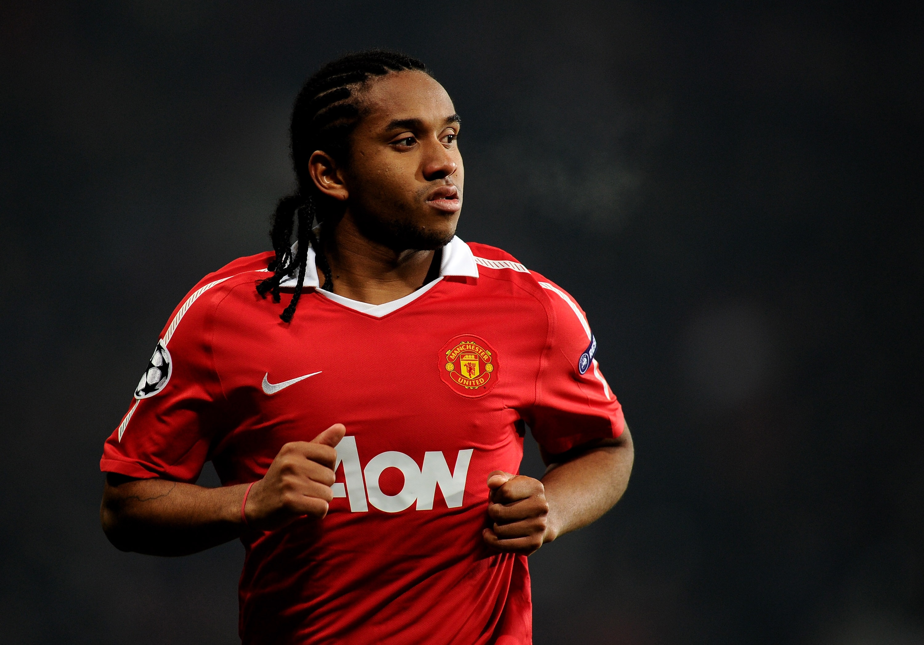 MANCHESTER, ENGLAND - DECEMBER 07:  Anderson of Manchester United looks on during the UEFA Champions League Group C match between Manchester United and Valencia at Old Trafford on December 7, 2010 in Manchester, England.  (Photo by Clive Mason/Getty Image