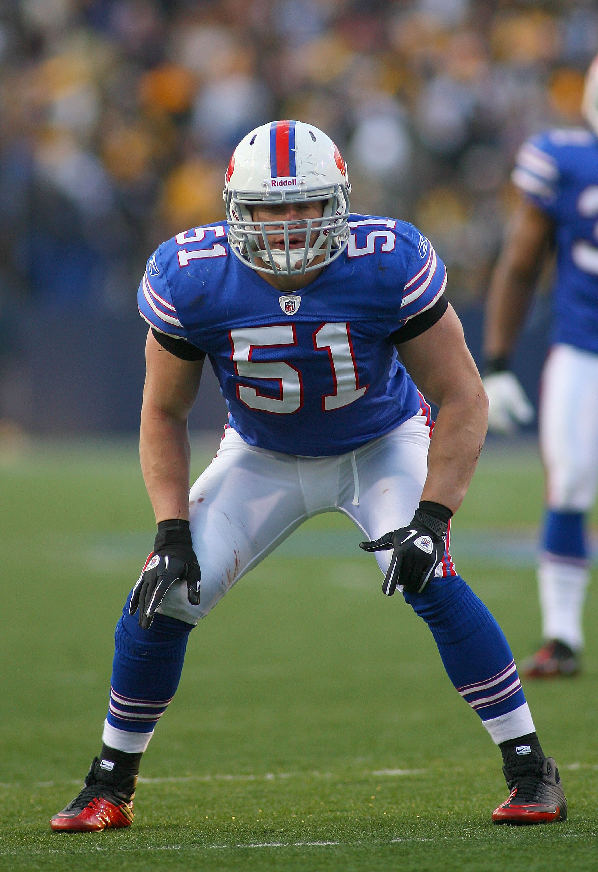 ORCHARD PARK, NY - NOVEMBER 28: Paul Posluszny #51 of the Buffalo Bills plays against the Pittsburgh Steelers at Ralph Wilson Stadium on November 28, 2010 in Orchard Park, New York. Pittsburgh won 19-16 in overtime.  (Photo by Rick Stewart/Getty Images)