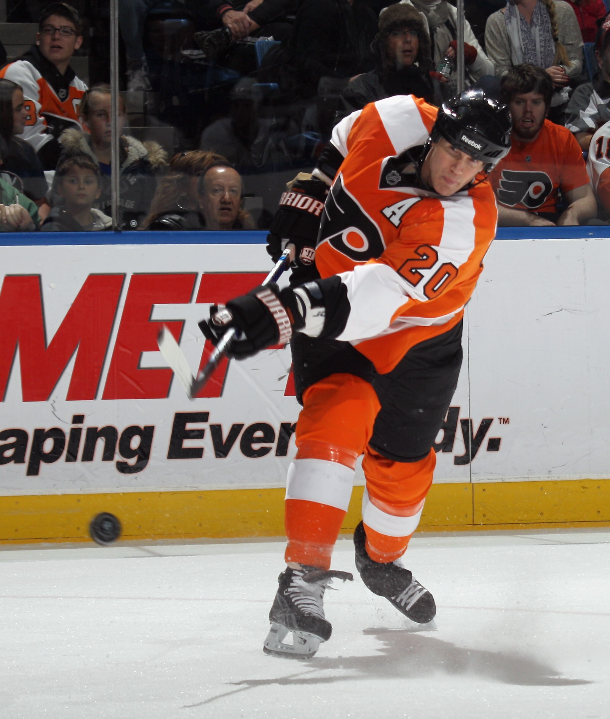 UNIONDALE, NY - DECEMBER 05:  Chris Pronger #20 of the Philadelphia Flyers skates against the New York Islanders at the Nassau Coliseum on December 5, 2010 in Uniondale, New York.  (Photo by Bruce Bennett/Getty Images)