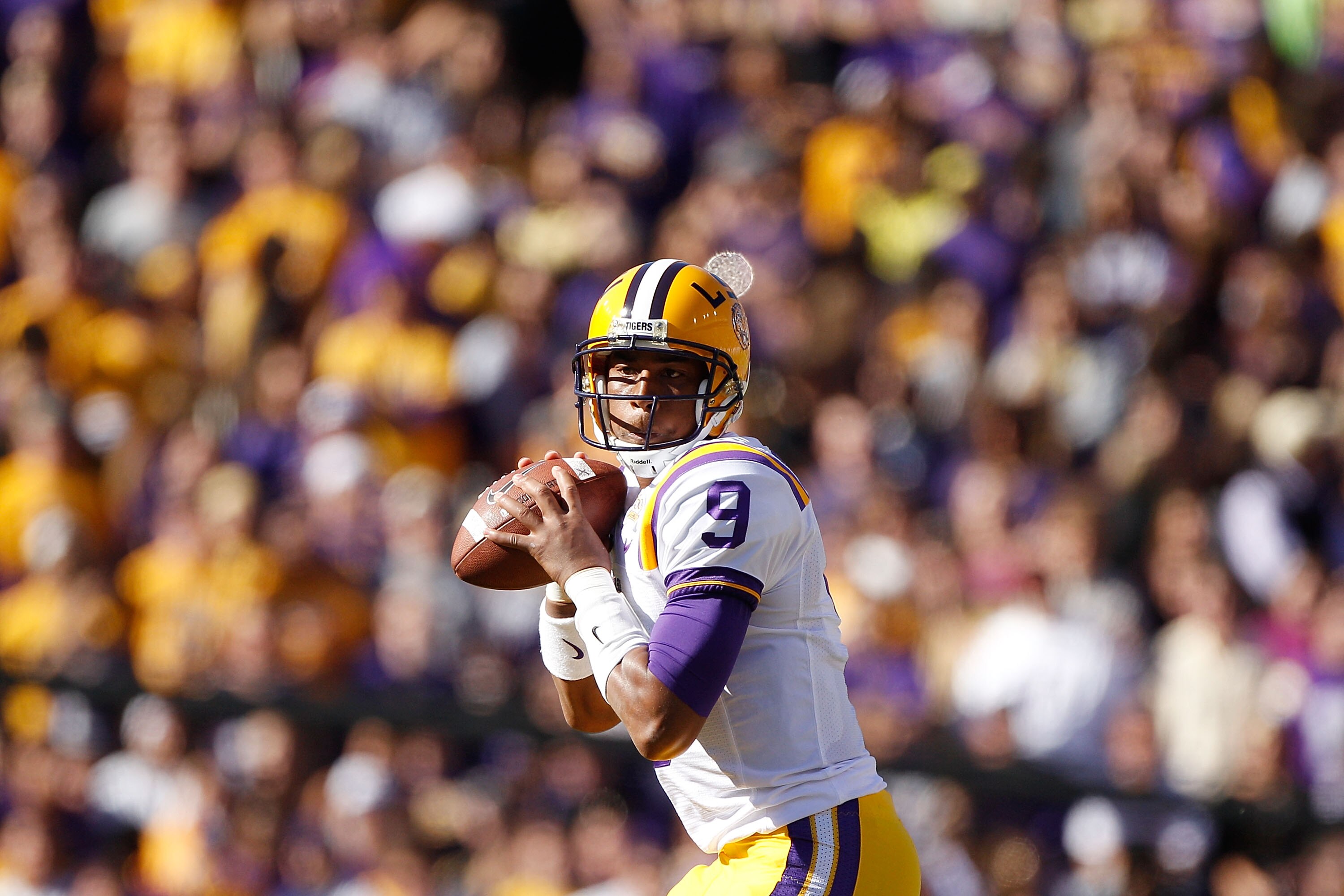 BATON ROUGE, LA - NOVEMBER 06:  Quarterback Jordan Jefferson #9 of the Louisiana State University Tigers looks to throw the ball against the Alabama Crimson Tide at Tiger Stadium on November 6, 2010 in Baton Rouge, Louisiana. The Tigers defeated the Crims