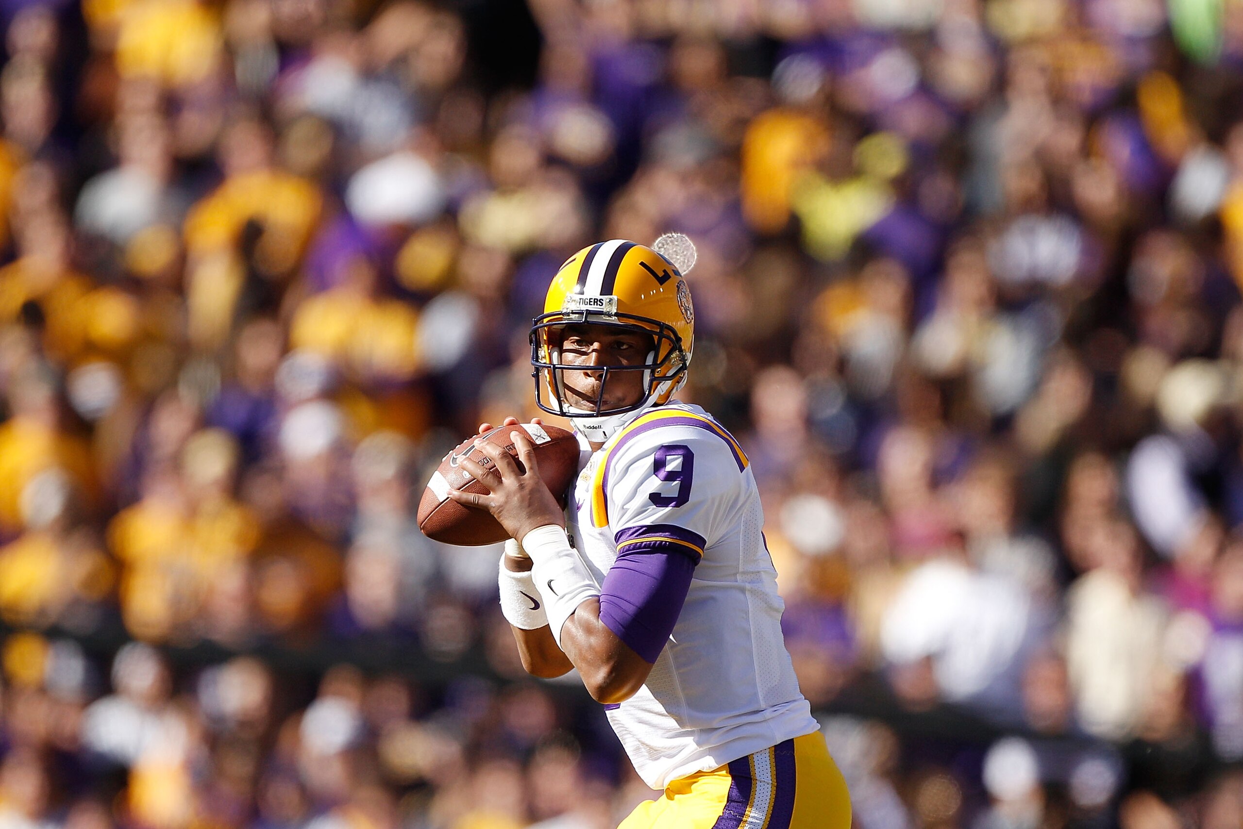 BATON ROUGE, LA - NOVEMBER 06: Quarterback Jordan Jefferson #9 of the Louisiana State University Tigers looks to throw the ball against the Alabama Crimson Tide at Tiger Stadium on November 6, 2010 in Baton Rouge, Louisiana. The Tigers defeated the Crims BATON ROUGE, LA - NOVEMBER 06: Quarterback Jordan Jefferson #9 of the Louisiana State University Tigers looks to throw the ball against the Alabama Crimson Tide at Tiger Stadium on November 6, 2010 in Baton Rouge, Louisiana. The Tigers defeated the Crims