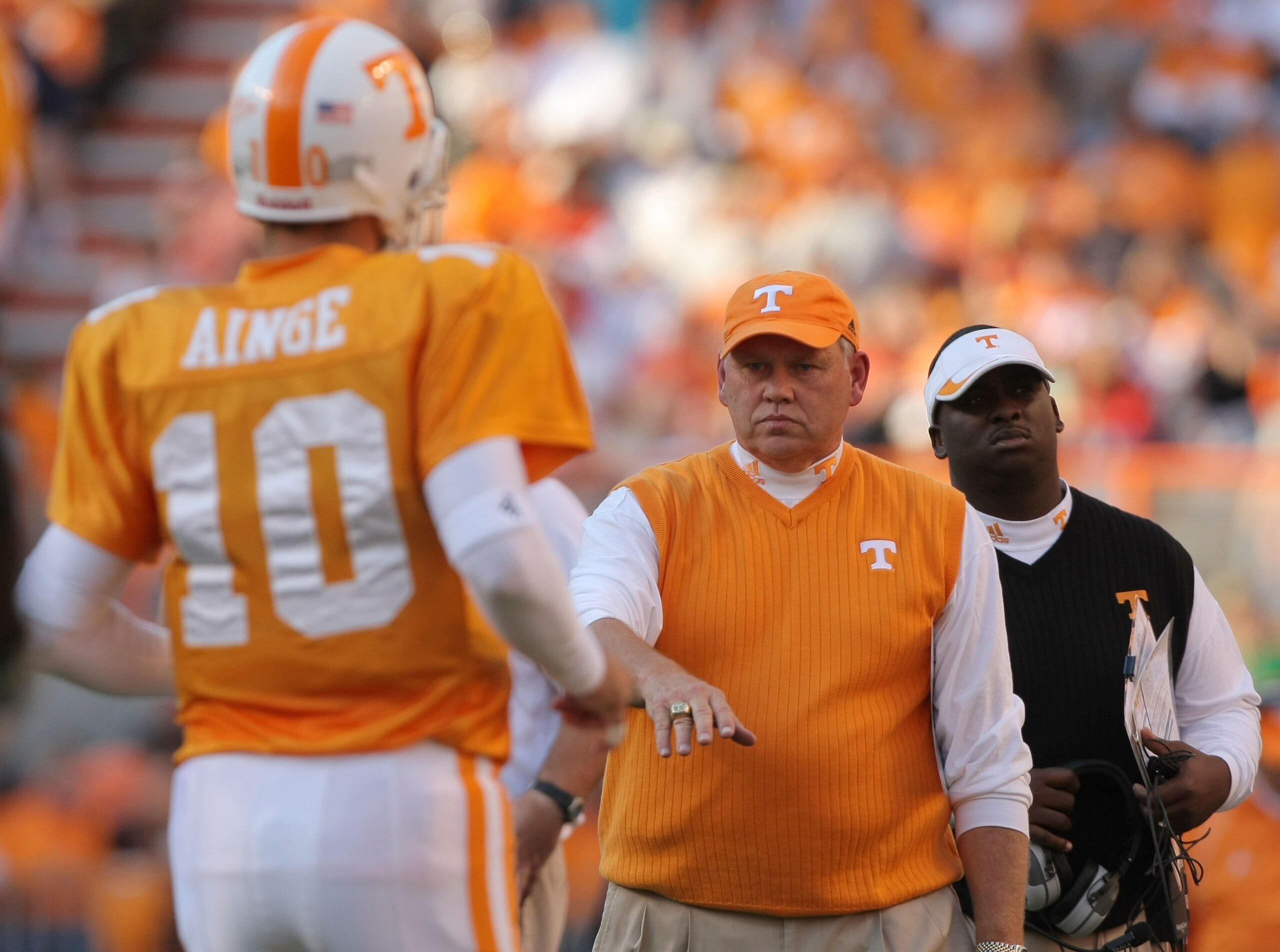 KNOXVILLE, TN - NOVEMBER 03:  Head Coach Phillip Fulmer  of the Tennessee Volunteers celebrates a touchdown with quarterback Erik Ainge #10 over the Louisiana Lafayette Cajuns during the second quarter at Neyland Stadium on November 3, 2007 in Knoxville,