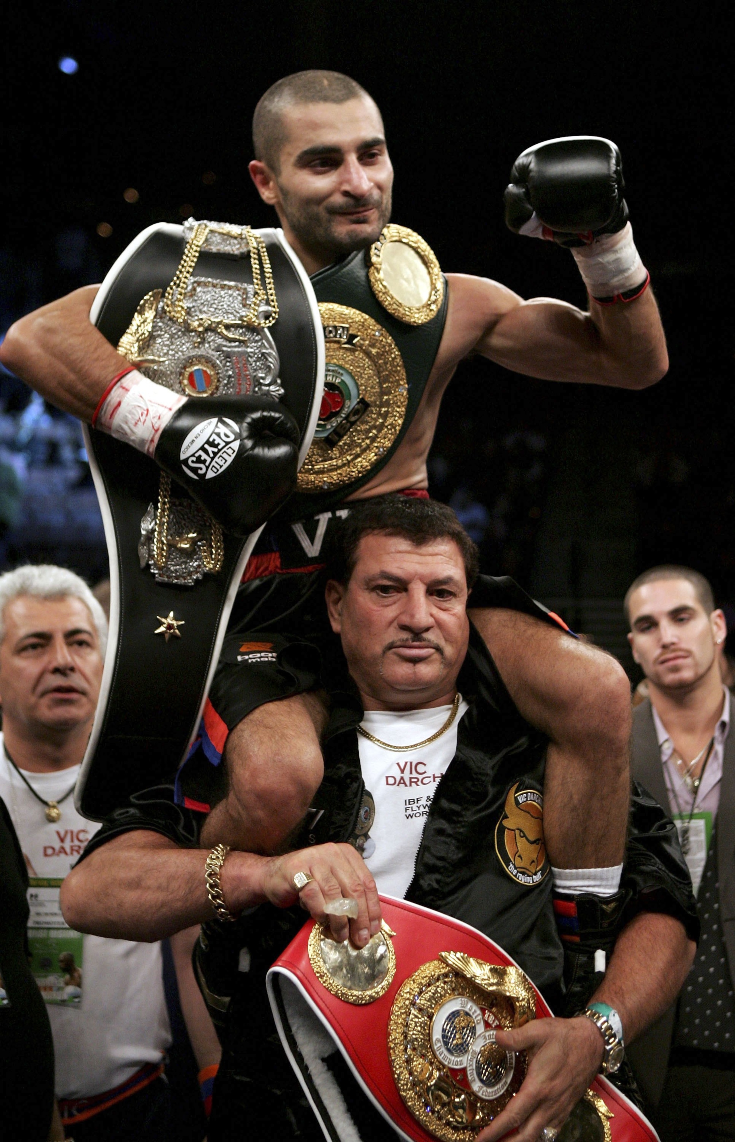 LAS VEGAS - OCTOBER 07:  Vic Darchinyan celebrates his 6th round TKO victory over Glenn Donaire during the IBF/IBO Flywieght Championship bout on October 7, 2006 at the Mandalay Bay Event Center in Las Vegas, Nevada.  (Photo by Jonathan Ferrey/Getty Image