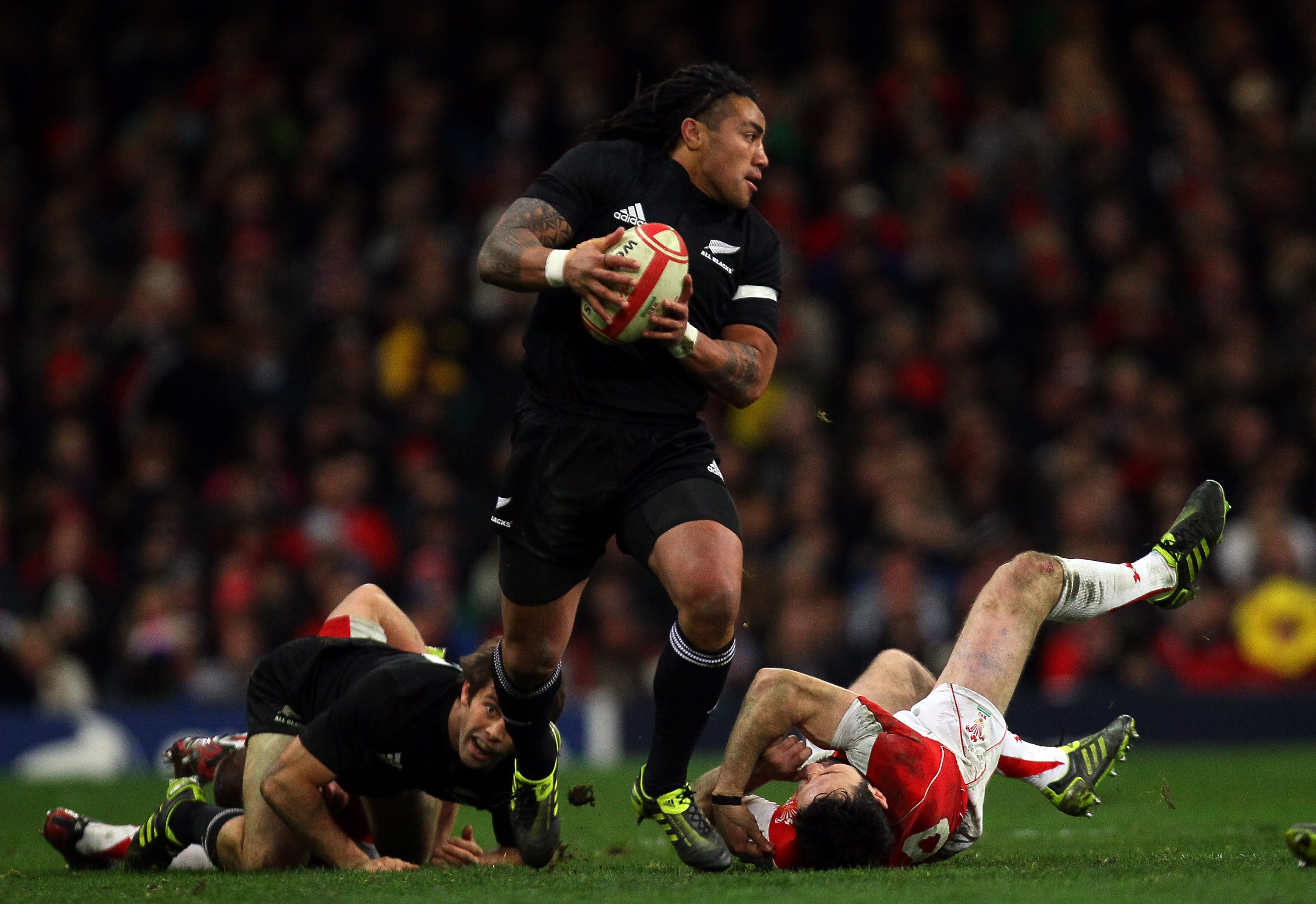CARDIFF, WALES - NOVEMBER 27:  Ma'a Nonu of the All blacks runs at the Wales defence during the Test match between Wales and the New Zealand All Blacks at Millennium Stadium on November 27, 2010 in Cardiff, Wales.  (Photo by Stu Forster/Getty Images)