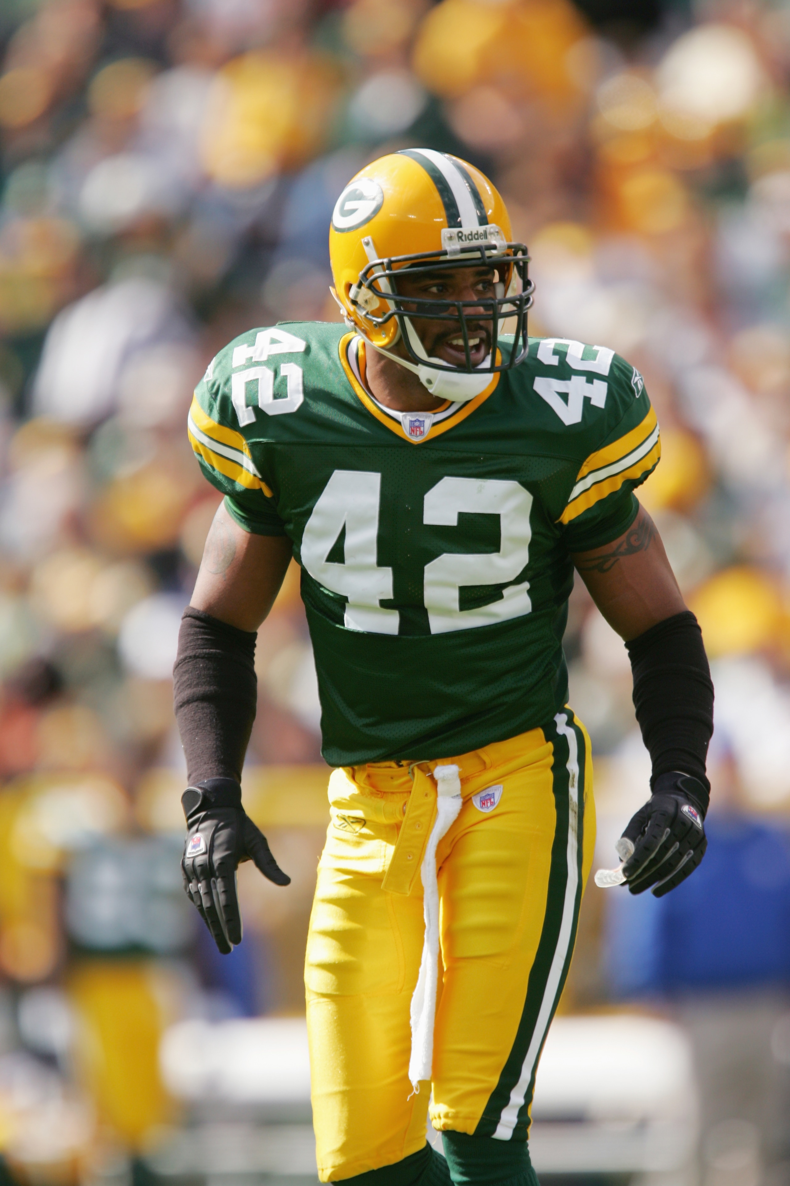 GREEN BAY, WI - OCTOBER 3:  Safety Darren Sharper #42 of the Green Bay Packers is on the field for the game against the New York Giants on October 3, 2004 at Lambeau Field in Green Bay, Wisconsin.  The Giants won 14-7.  (Photo by Matthew Stockman/Getty Im