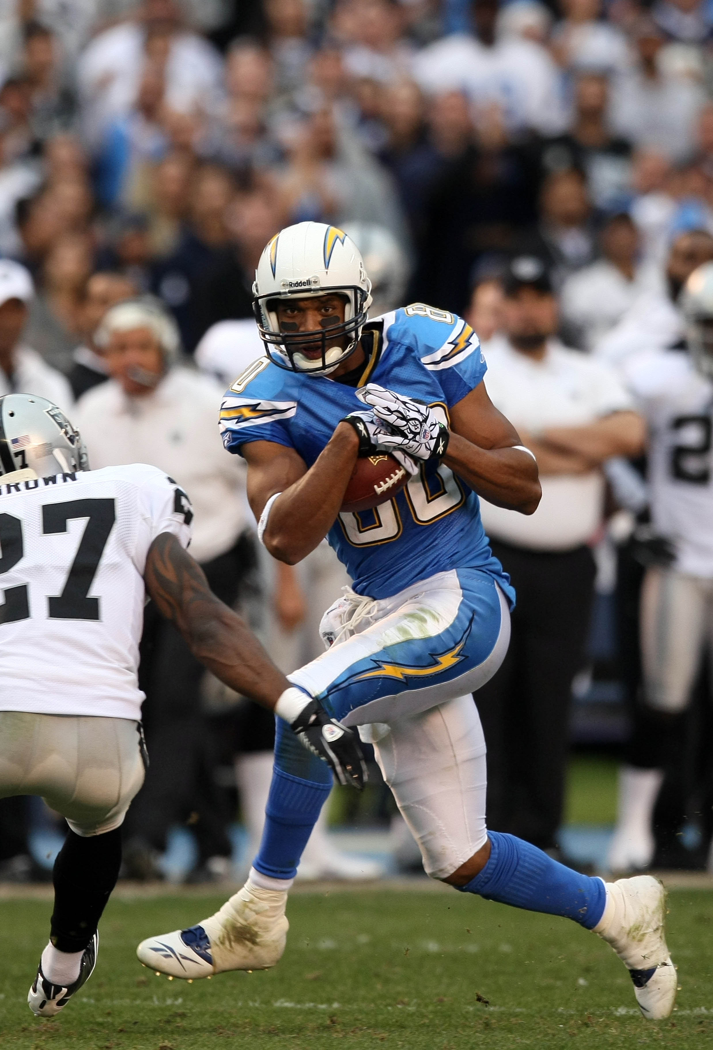 SAN DIEGO, CA - DECEMBER 5: Wide Receiver Malcom Floyd #80 of the San Diego Chargers runs after the catch against the Oakland Raiders during their NFL game at Qualcomm Stadium on December 5, 2010 in San Diego, California. (Photo by Donald Miralle/Getty Im