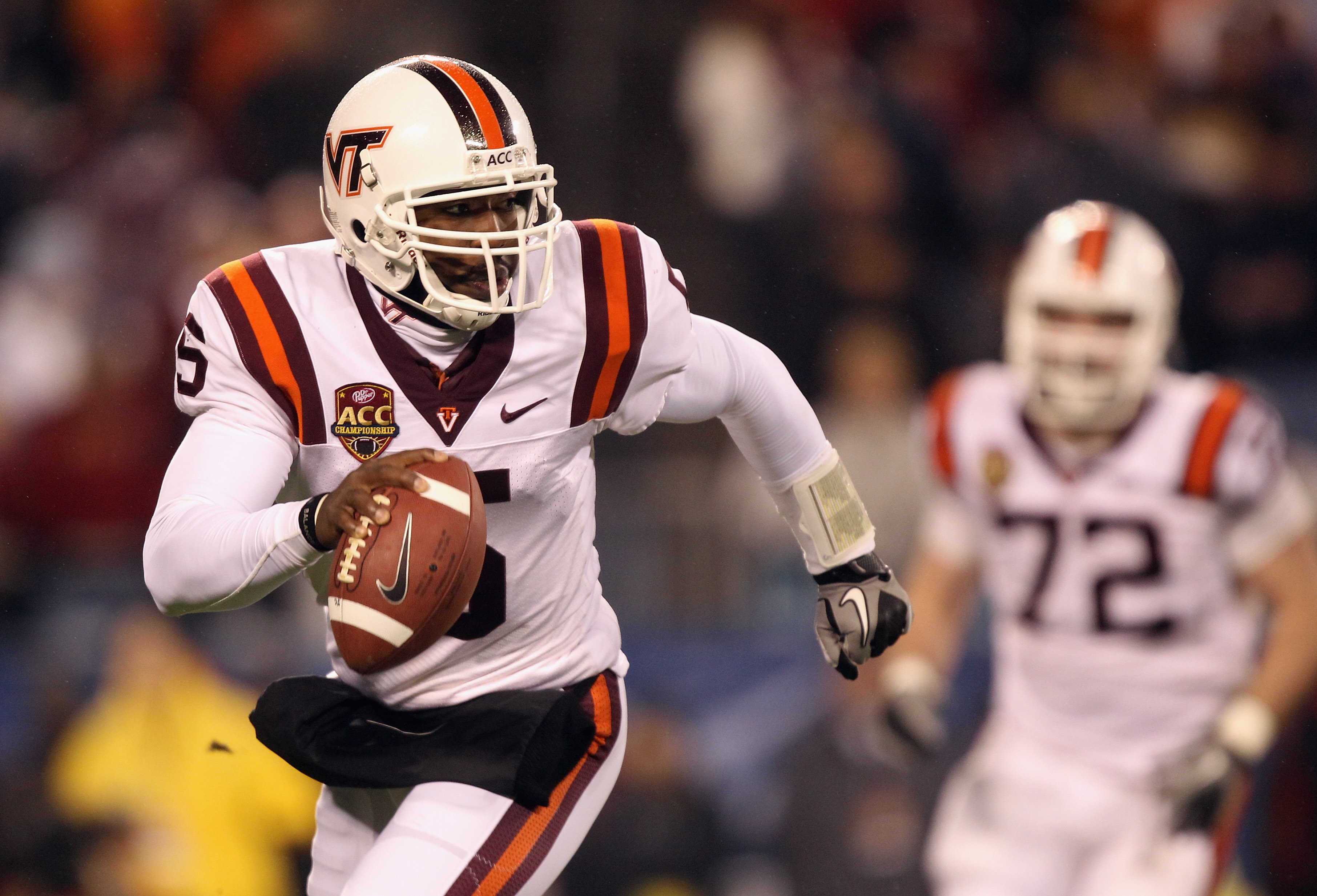 CHARLOTTE, NC - DECEMBER 04:  Tyrod Taylor #5 of the Virginia Tech Hokies runs with the ball against the Florida State Seminoles during their game at Bank of America Stadium on December 4, 2010 in Charlotte, North Carolina.  (Photo by Streeter Lecka/Getty