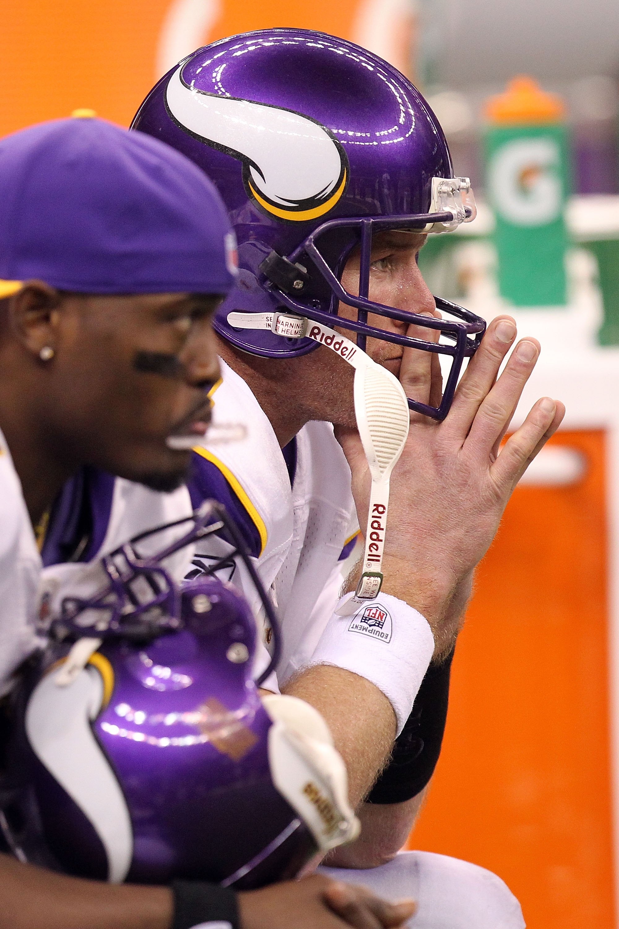 NEW ORLEANS - JANUARY 24:  Brett Favre #4 (C) and Tavaris Jackson #7 of the Minnesota Vikings look on dejected from the bench late in the game against the New Orleans Saints during the NFC Championship Game at the Louisiana Superdome on January 24, 2010 i