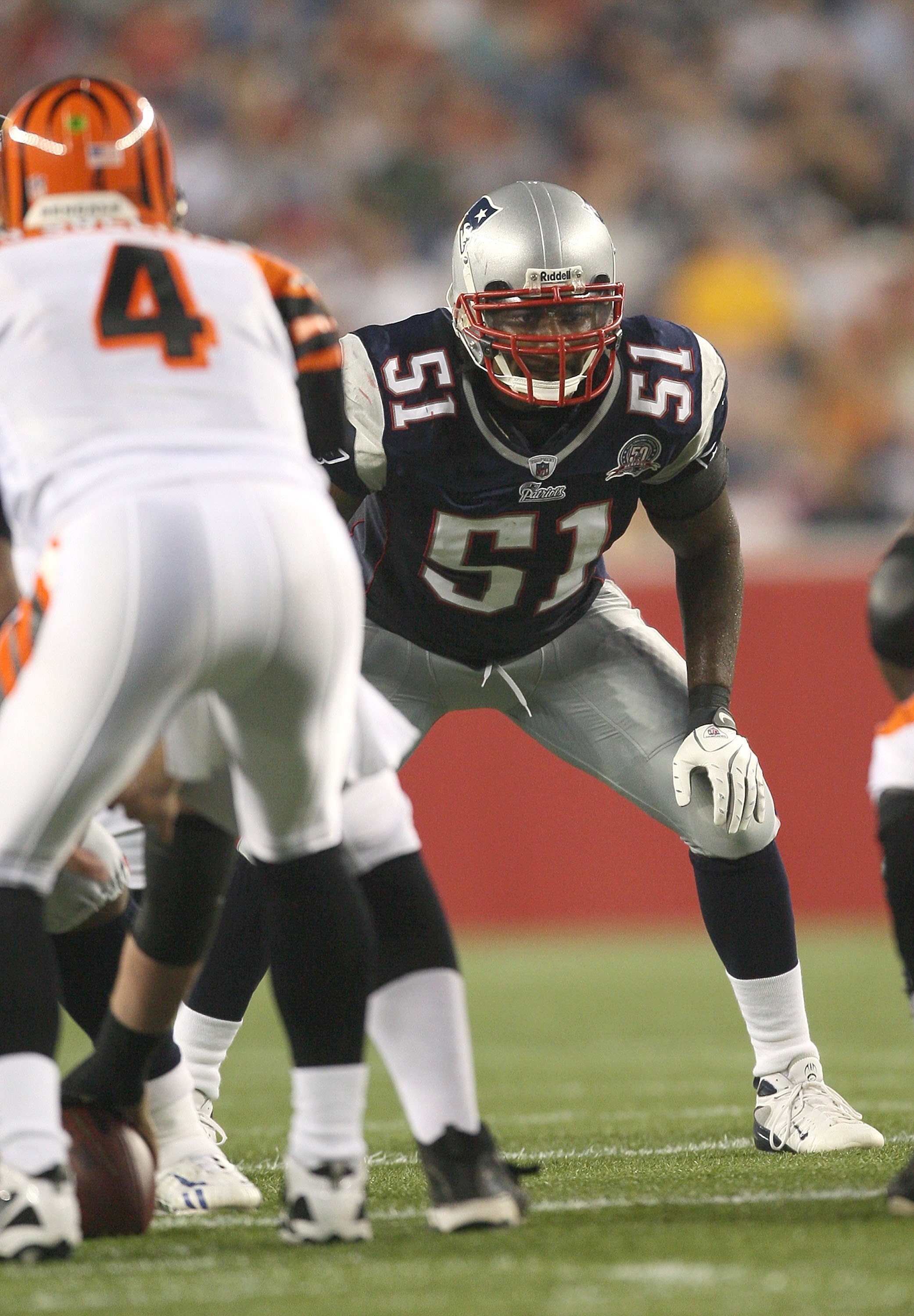 FOXBORO, MA - AUGUST 20:  Jerod Mayo #51 of the New England Patriots lines up  during a game against the Cincinnati Bengals at Gillette Stadium on August 20, 2009 in Foxboro, Massachusetts. (Photo by Jim Rogash/Getty Images)