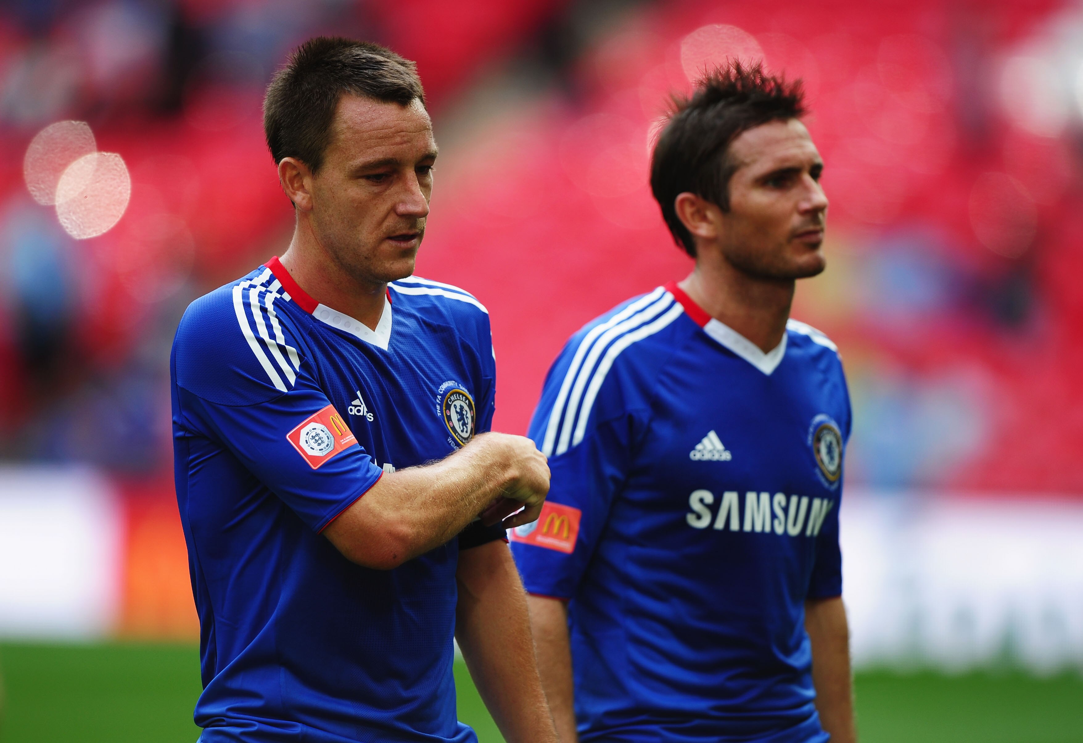 LONDON, ENGLAND - AUGUST 08:  John Terry and Frank Lampard of Chelsea look dejected after the FA Community Shield match between Chelsea and Manchester United at Wembley Stadium on August 8, 2010 in London, England.  (Photo by Laurence Griffiths/Getty Imag