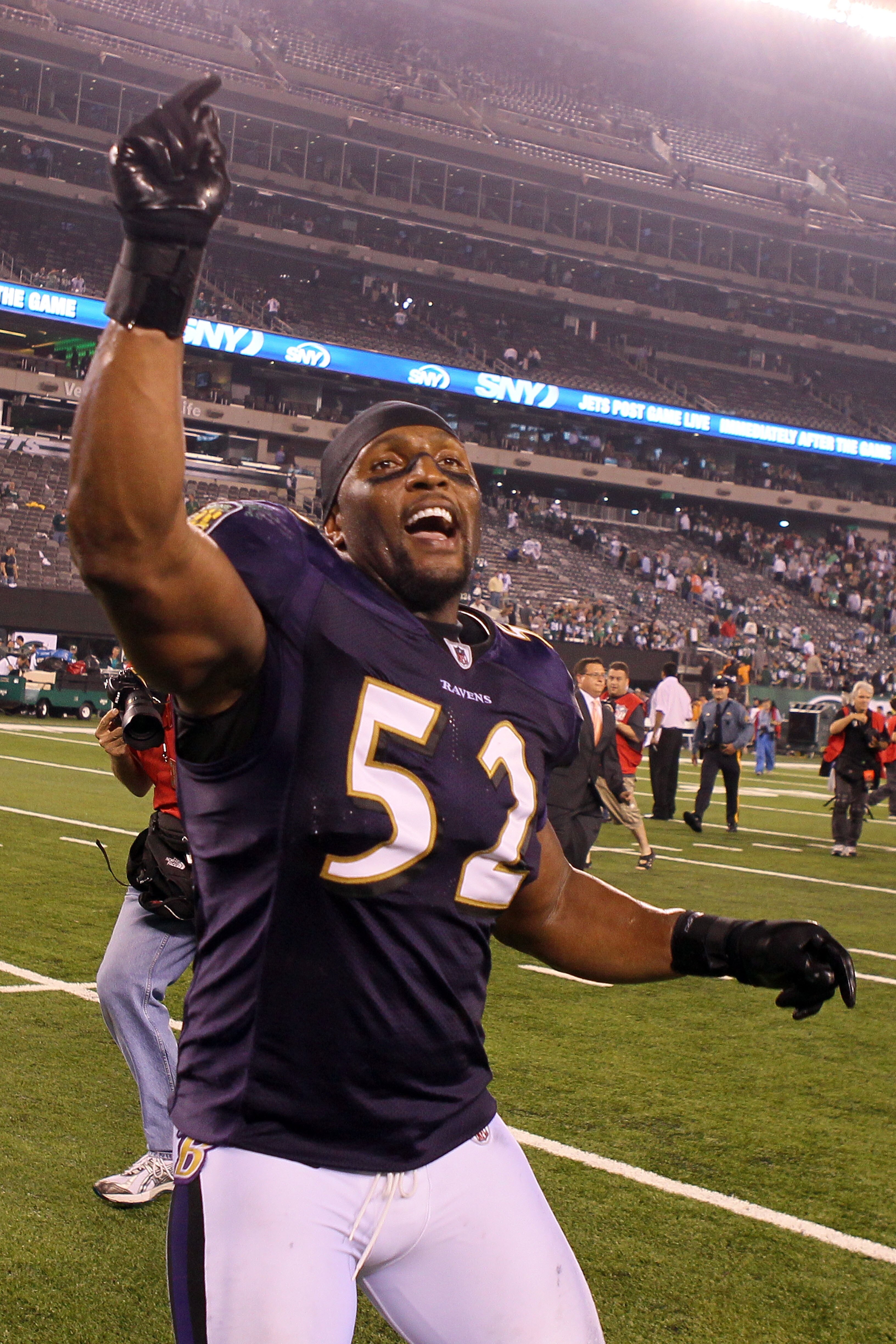 EAST RUTHERFORD, NJ - SEPTEMBER 13:  Ray Lewis #52 of the Baltimore Ravens reacts after defeating the New York Jets during their home opener at the New Meadowlands Stadium on September 13, 2010 in East Rutherford, New Jersey.  (Photo by Jim McIsaac/Getty 