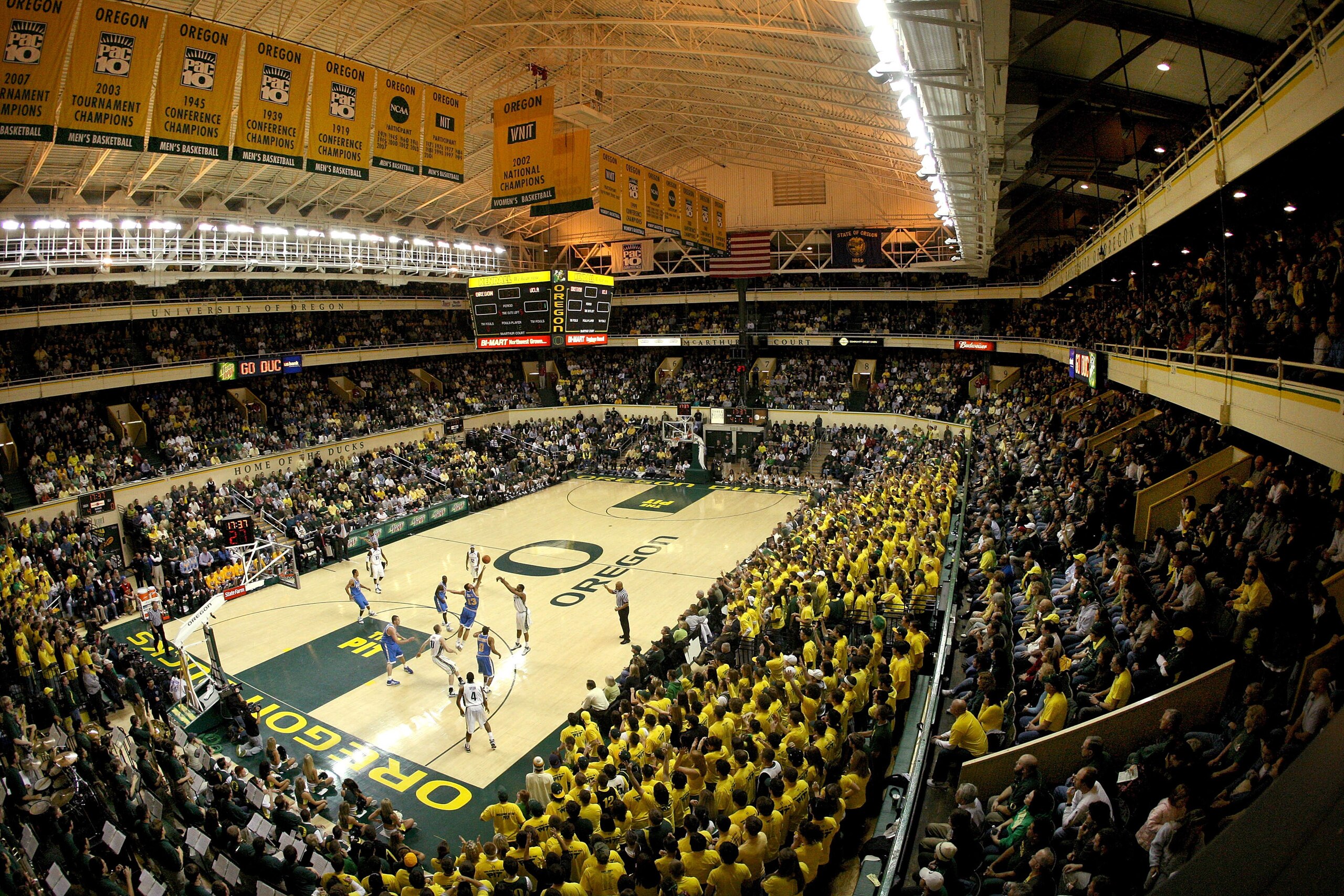 EUGENE, OR - JANUARY 24:  A general view from the upper level during the game between the UCLA Bruins and the Oregon Ducks at MacArthur Court January 24, 2008 in Eugene, Oregon.  (Photo by Jonathan Ferrey/Getty Images)
