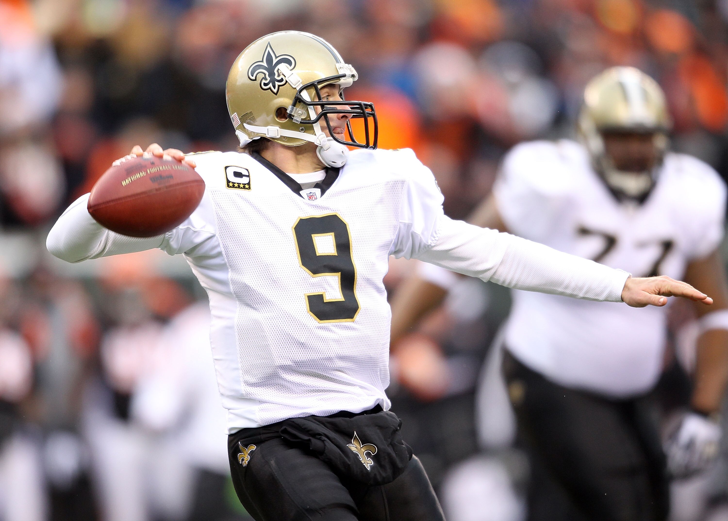 CINCINNATI, OH - DECEMBER 05:  Dree Brees #9 of the New Orleans Saints throws a pass during the NFL game against the Cincinnati Bengals at Paul Brown Stadium on December 5, 2010 in Cincinnati, Ohio.  The Saints won 34-30.  (Photo by Andy Lyons/Getty Image