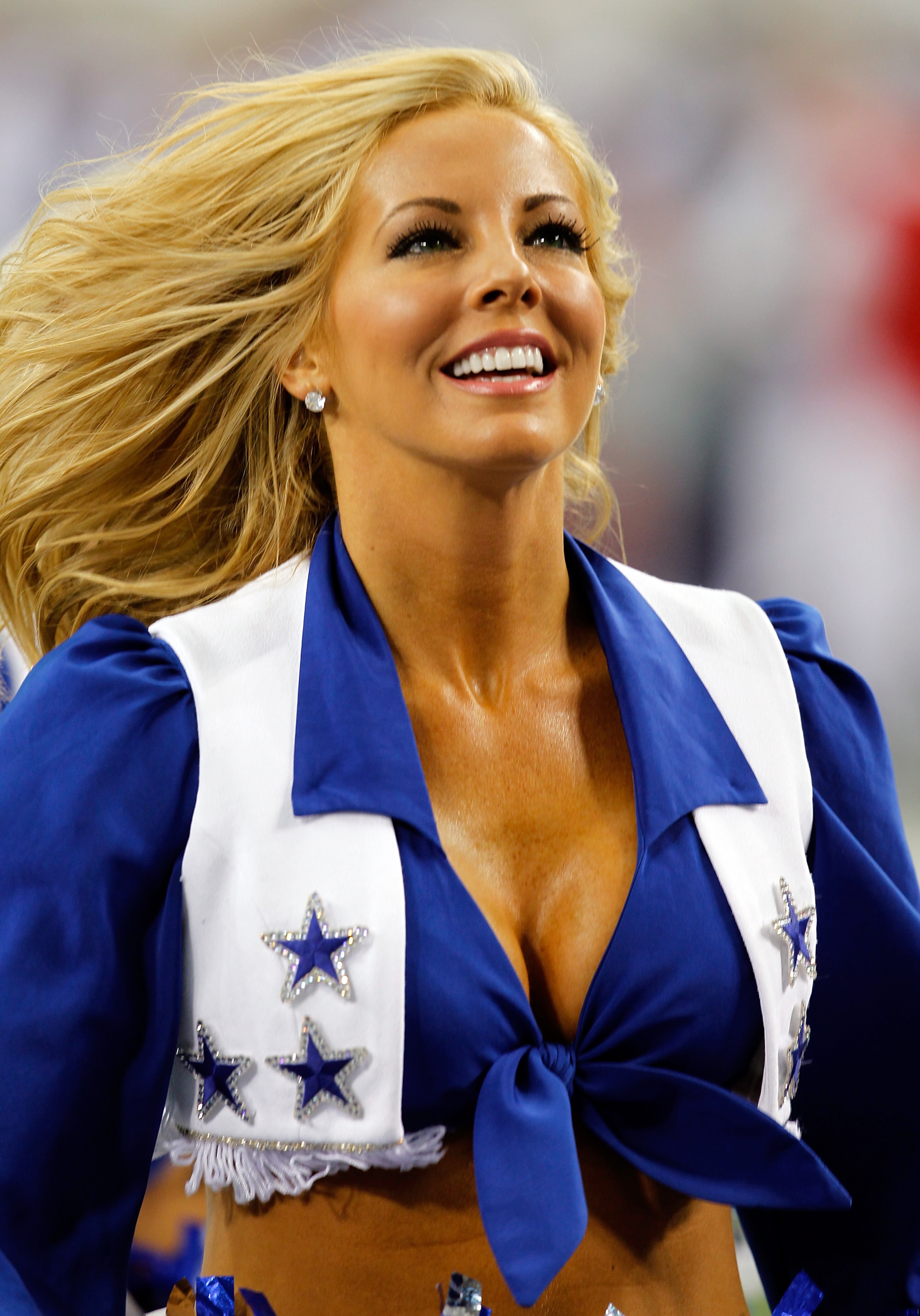 ARLINGTON, TX - NOVEMBER 21: The Dallas Cowboys Cheerleaders perform before the Cowboys take on the Detroit Lions at Cowboys Stadium on November 21, 2010 in Arlington, Texas. The Cowboys beat the Lions 35-19. (Photo by Tom Pennington/Getty Images) ARLINGTON, TX - NOVEMBER 21: The Dallas Cowboys Cheerleaders perform before the Cowboys take on the Detroit Lions at Cowboys Stadium on November 21, 2010 in Arlington, Texas. The Cowboys beat the Lions 35-19. (Photo by Tom Pennington/Getty Images)