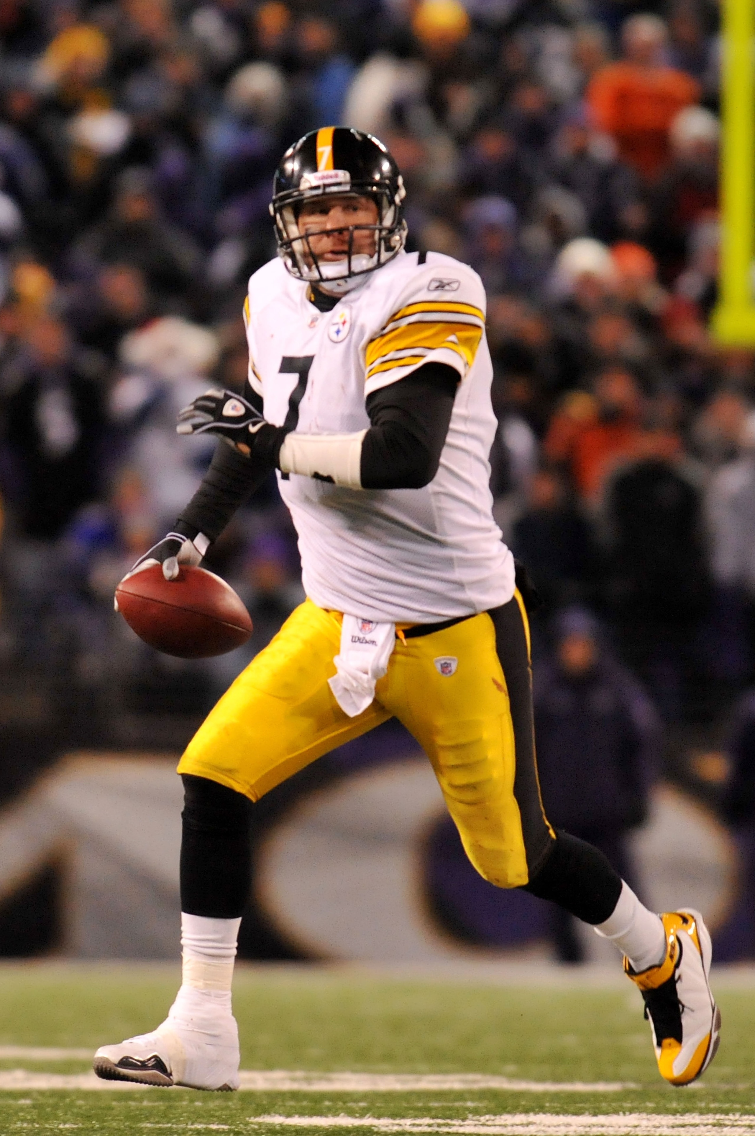 BALTIMORE, MD - DECEMBER 05: Quarterback Ben Roethlisberger #7 of the Pittsburgh Steelers looks to pass against the Baltimore Ravens during the third quarter of the game at M&T Bank Stadium on December 5, 2010 in Baltimore, Maryland. Pittsburgh won 13-10 BALTIMORE, MD - DECEMBER 05: Quarterback Ben Roethlisberger #7 of the Pittsburgh Steelers looks to pass against the Baltimore Ravens during the third quarter of the game at M&T Bank Stadium on December 5, 2010 in Baltimore, Maryland. Pittsburgh won 13-10